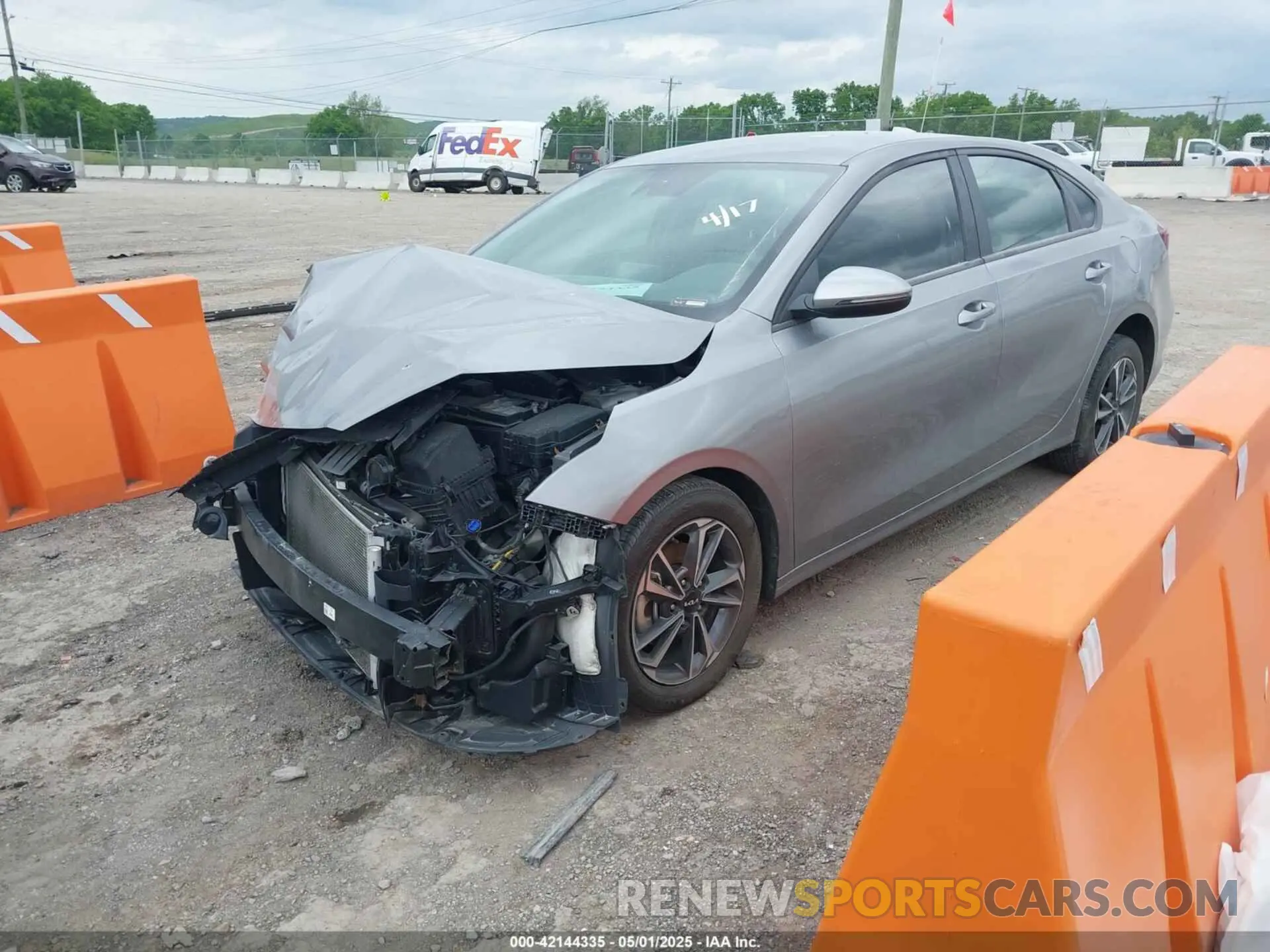 2 fotografías del automóvil dañado 3KPF24AD2RE703987 KIA FORTE 2024
