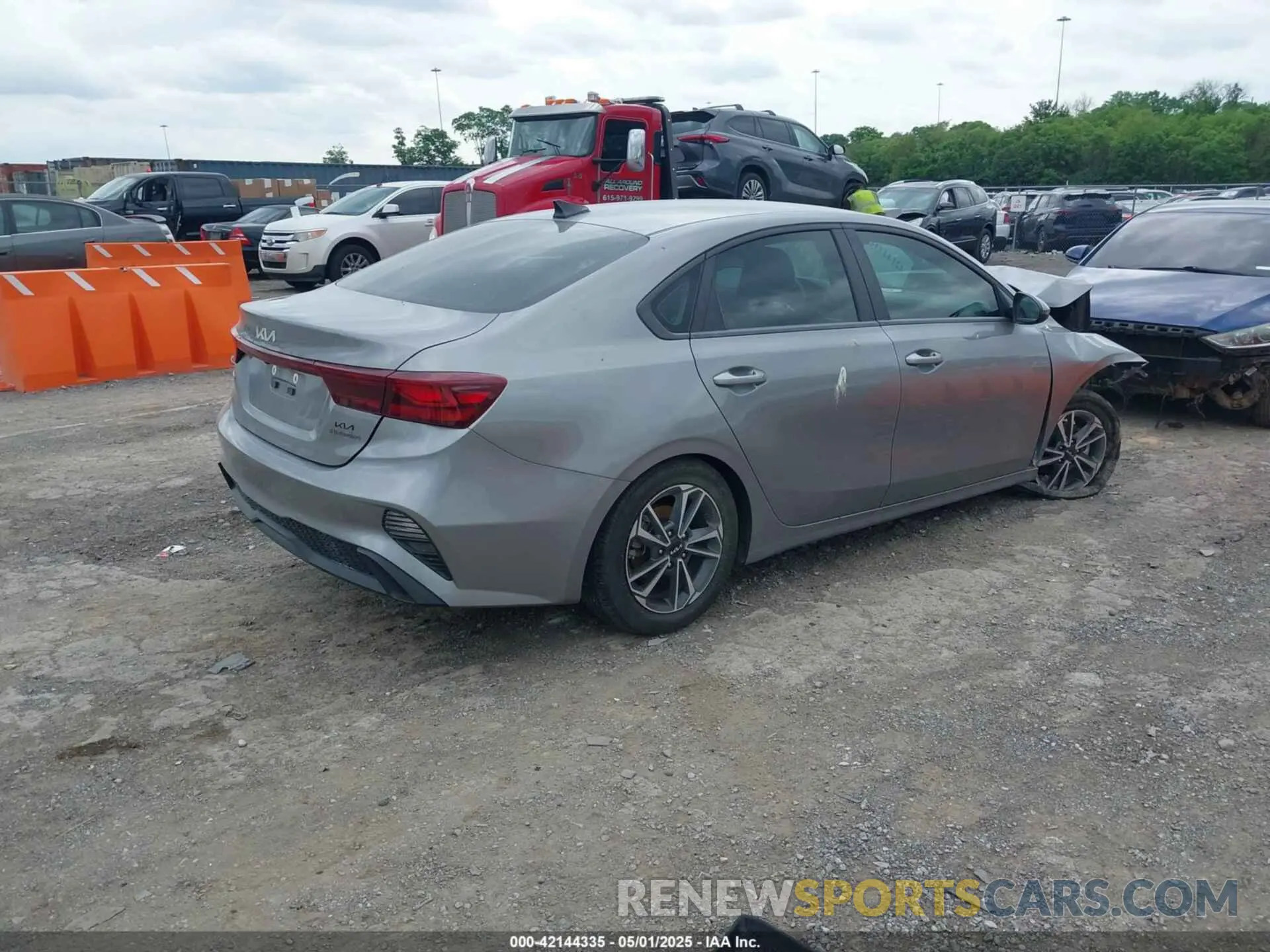 4 fotografías del automóvil dañado 3KPF24AD2RE703987 KIA FORTE 2024