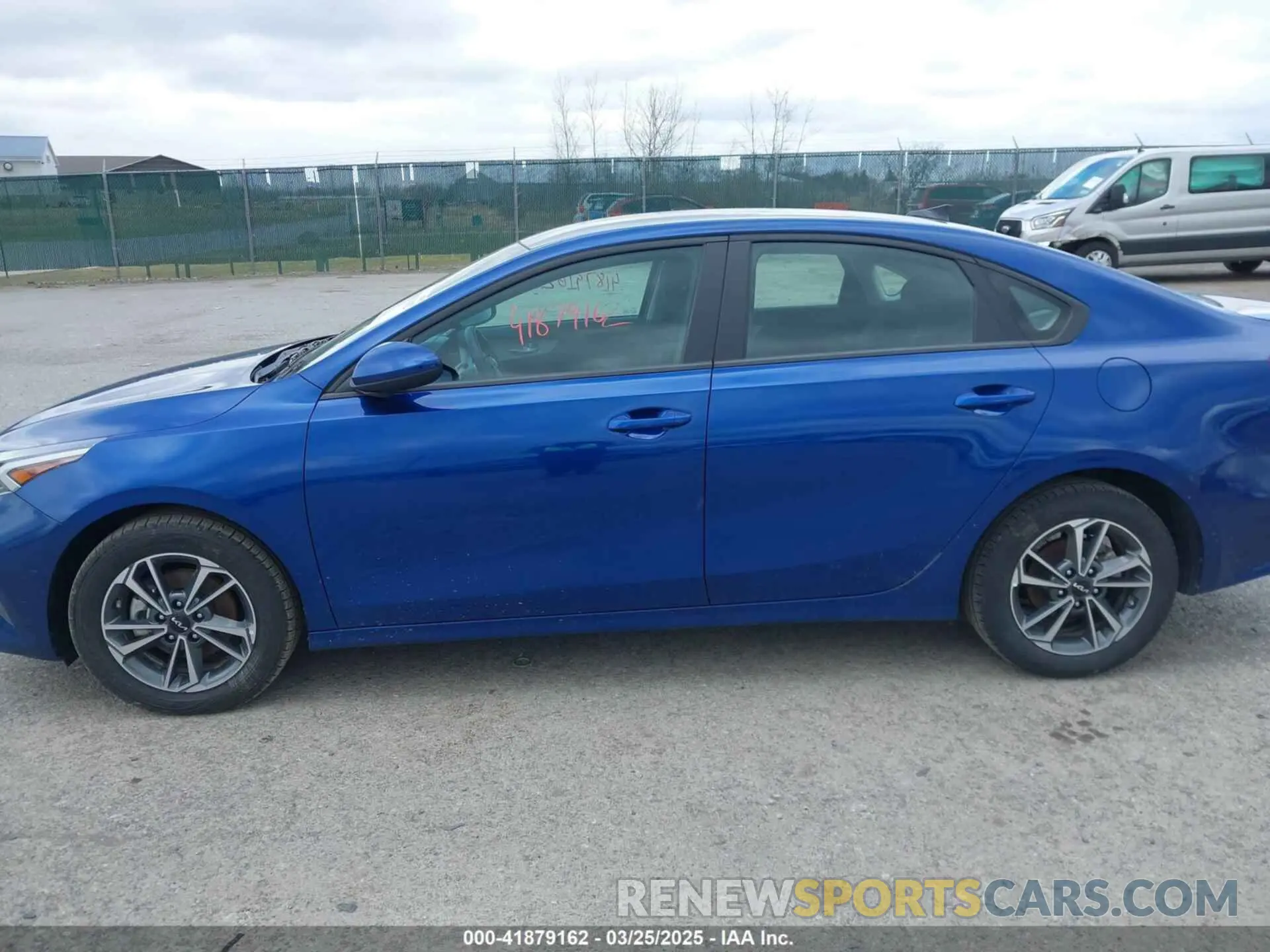 14 fotografías del automóvil dañado 3KPF24AD2RE723754 KIA FORTE 2024