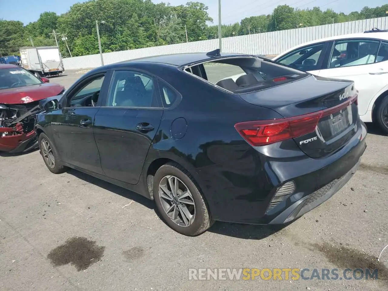 2 fotografías del automóvil dañado 3KPF24AD2RE747231 KIA FORTE 2024