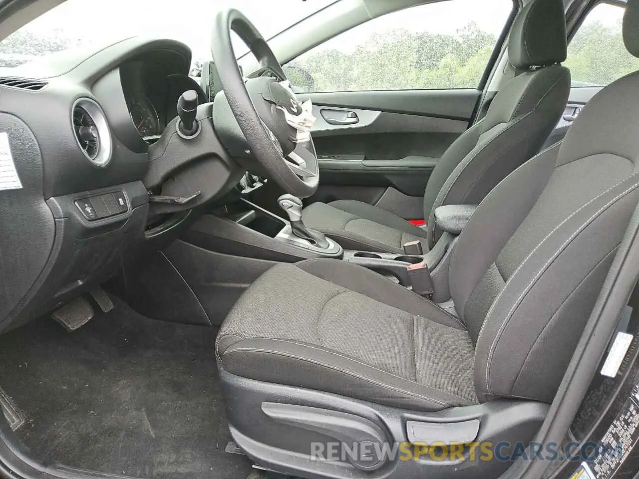7 fotografías del automóvil dañado 3KPF24AD2RE747231 KIA FORTE 2024