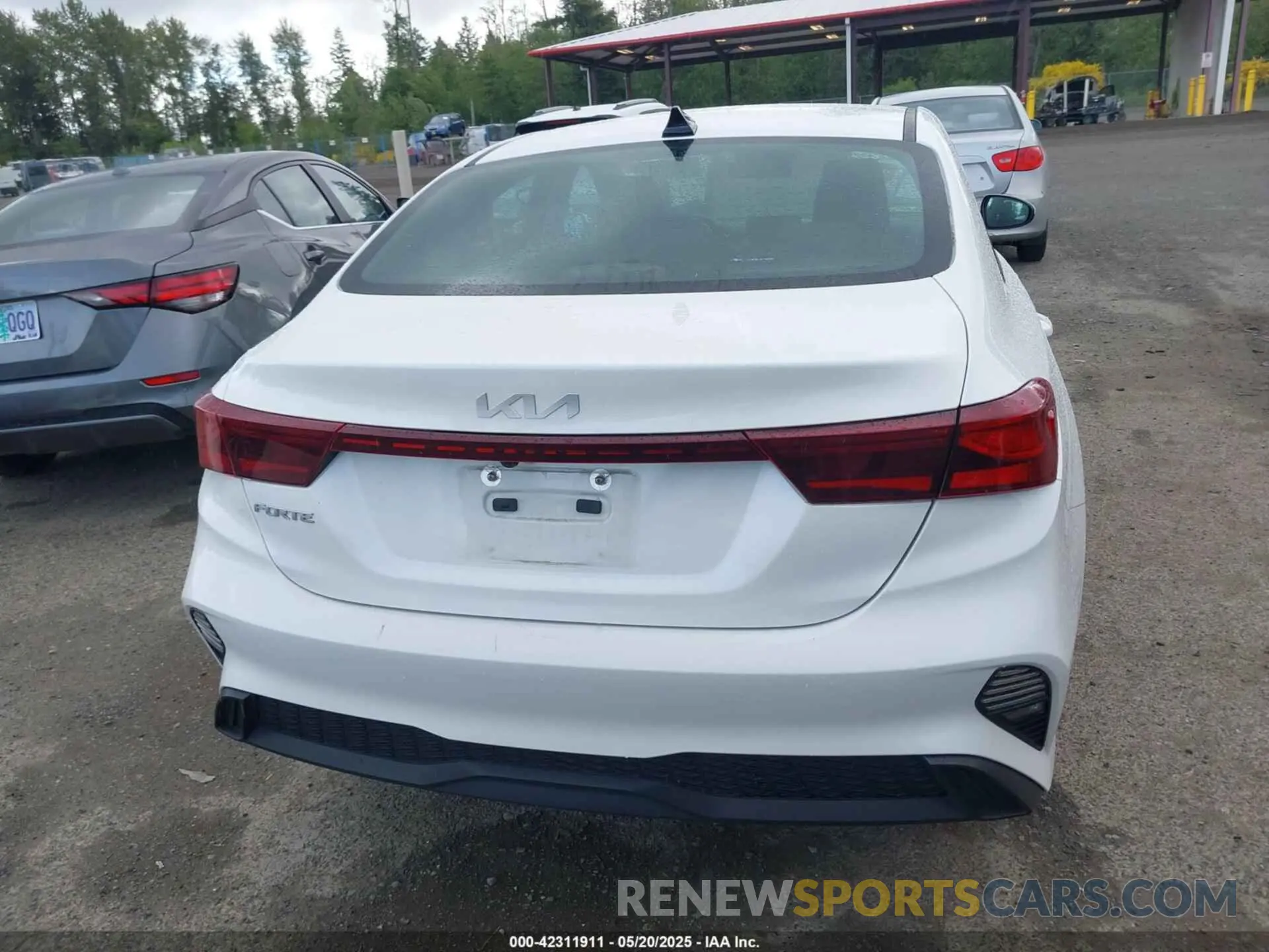 16 fotografías del automóvil dañado 3KPF24AD2RE768435 KIA FORTE 2024