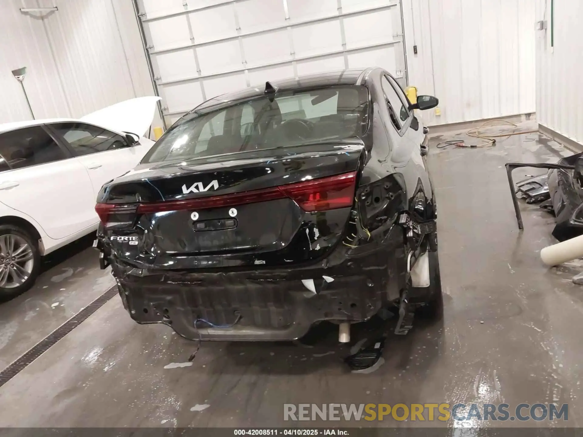 17 fotografías del automóvil dañado 3KPF24AD2RE811915 KIA FORTE 2024