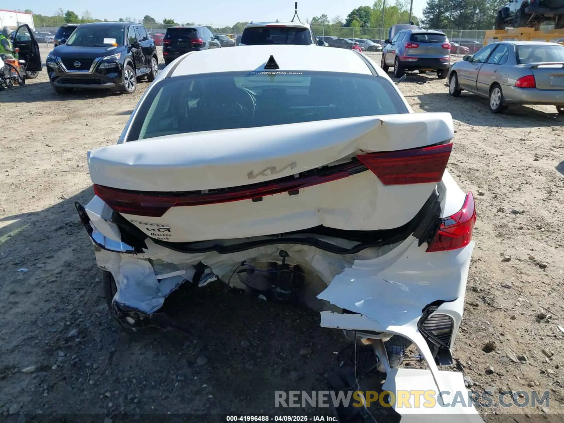 16 fotografías del automóvil dañado 3KPF24AD2RE814071 KIA FORTE 2024