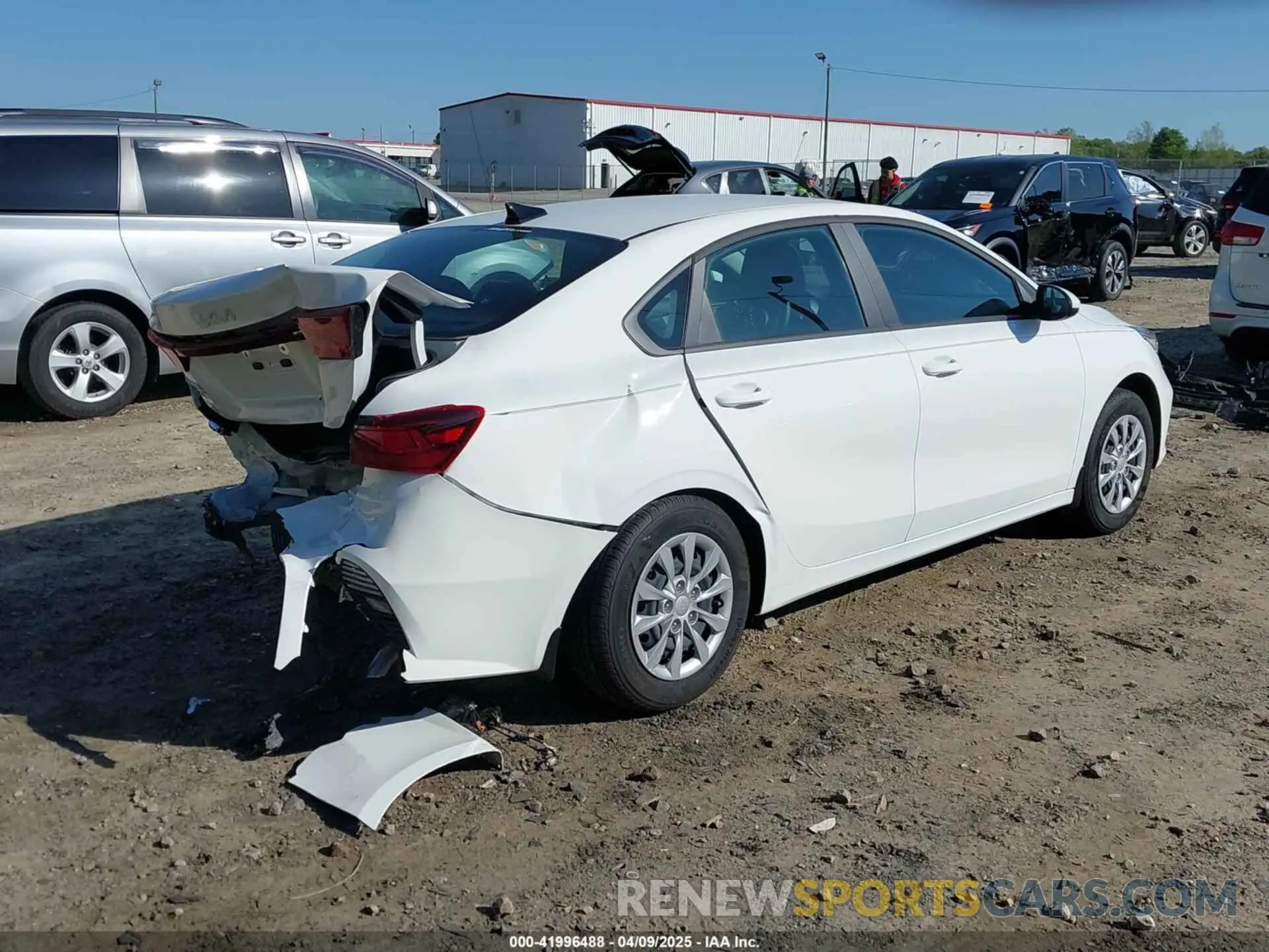 4 fotografías del automóvil dañado 3KPF24AD2RE814071 KIA FORTE 2024