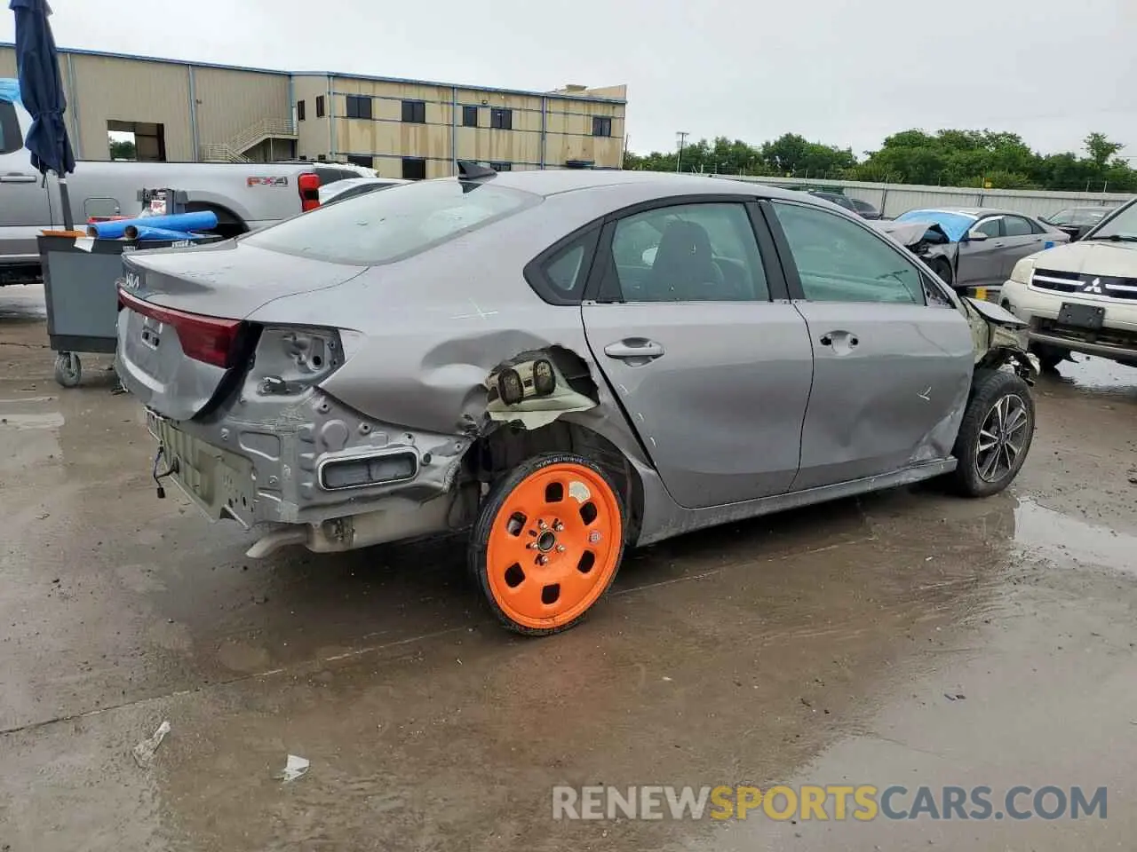 3 fotografías del automóvil dañado 3KPF24AD2RE828228 KIA FORTE 2024