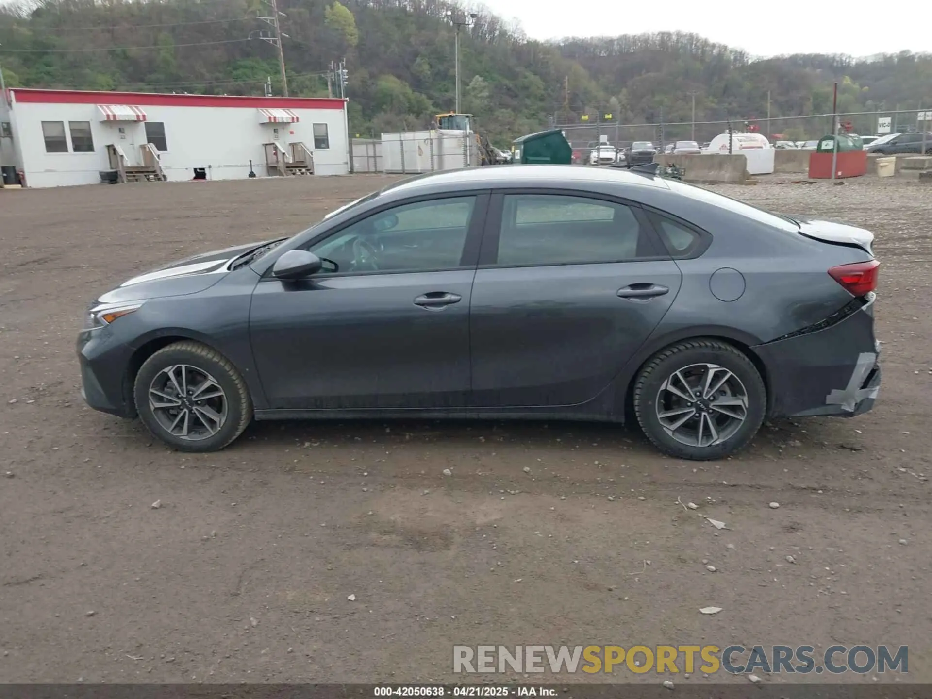 14 fotografías del automóvil dañado 3KPF24AD2RE834627 KIA FORTE 2024