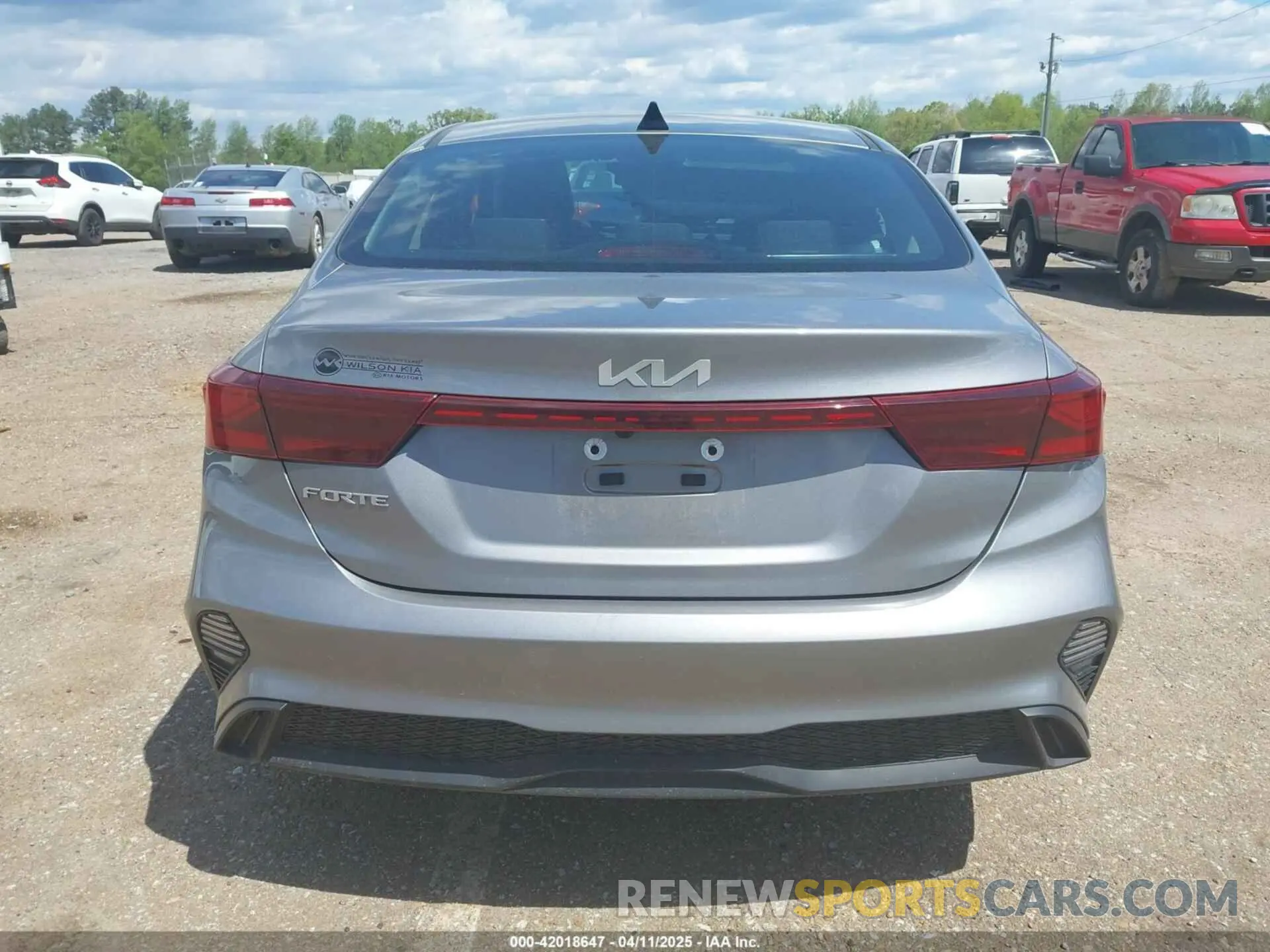 17 fotografías del automóvil dañado 3KPF24AD2RE841318 KIA FORTE 2024