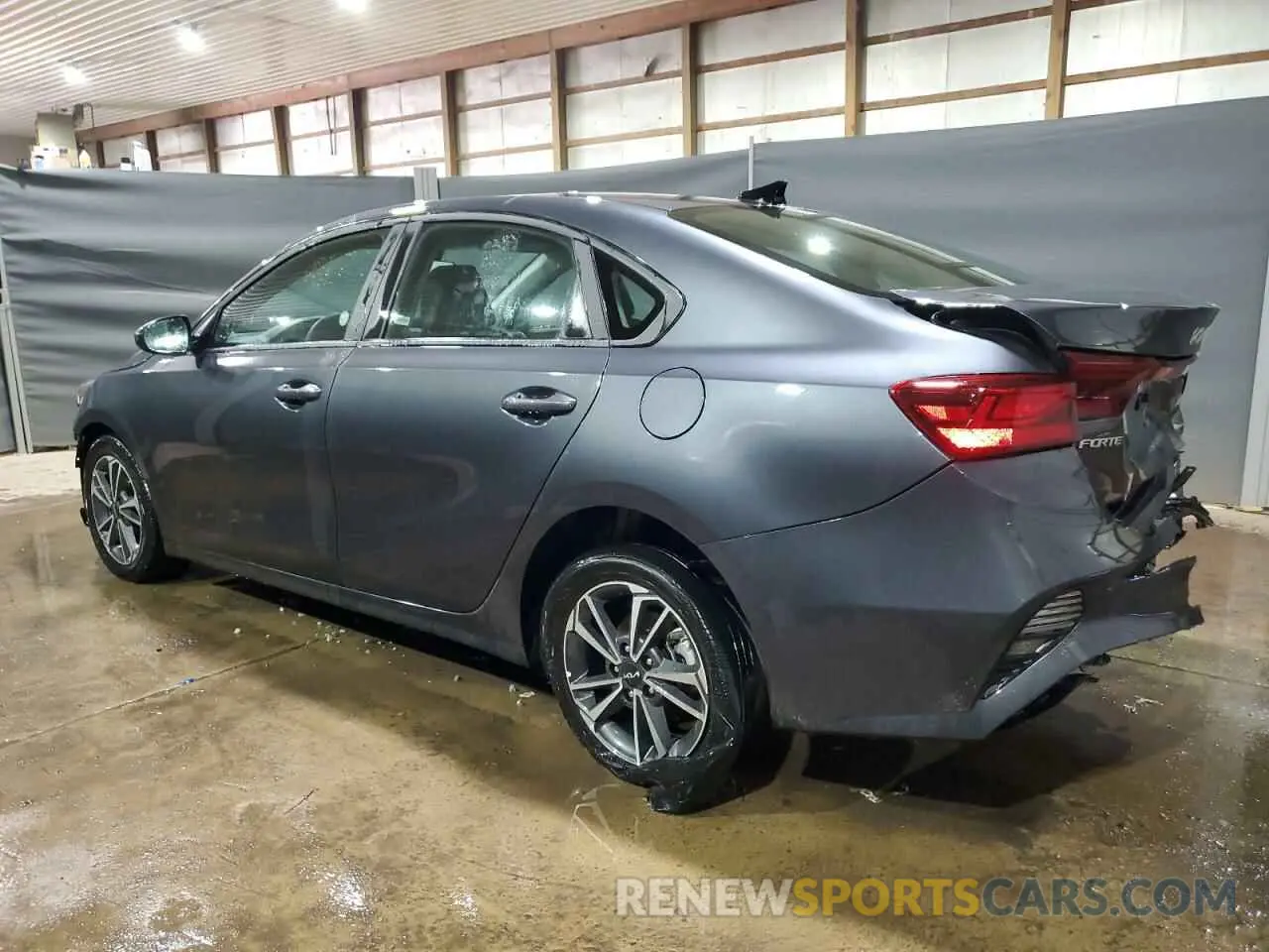 2 fotografías del automóvil dañado 3KPF24AD3RE739588 KIA FORTE 2024