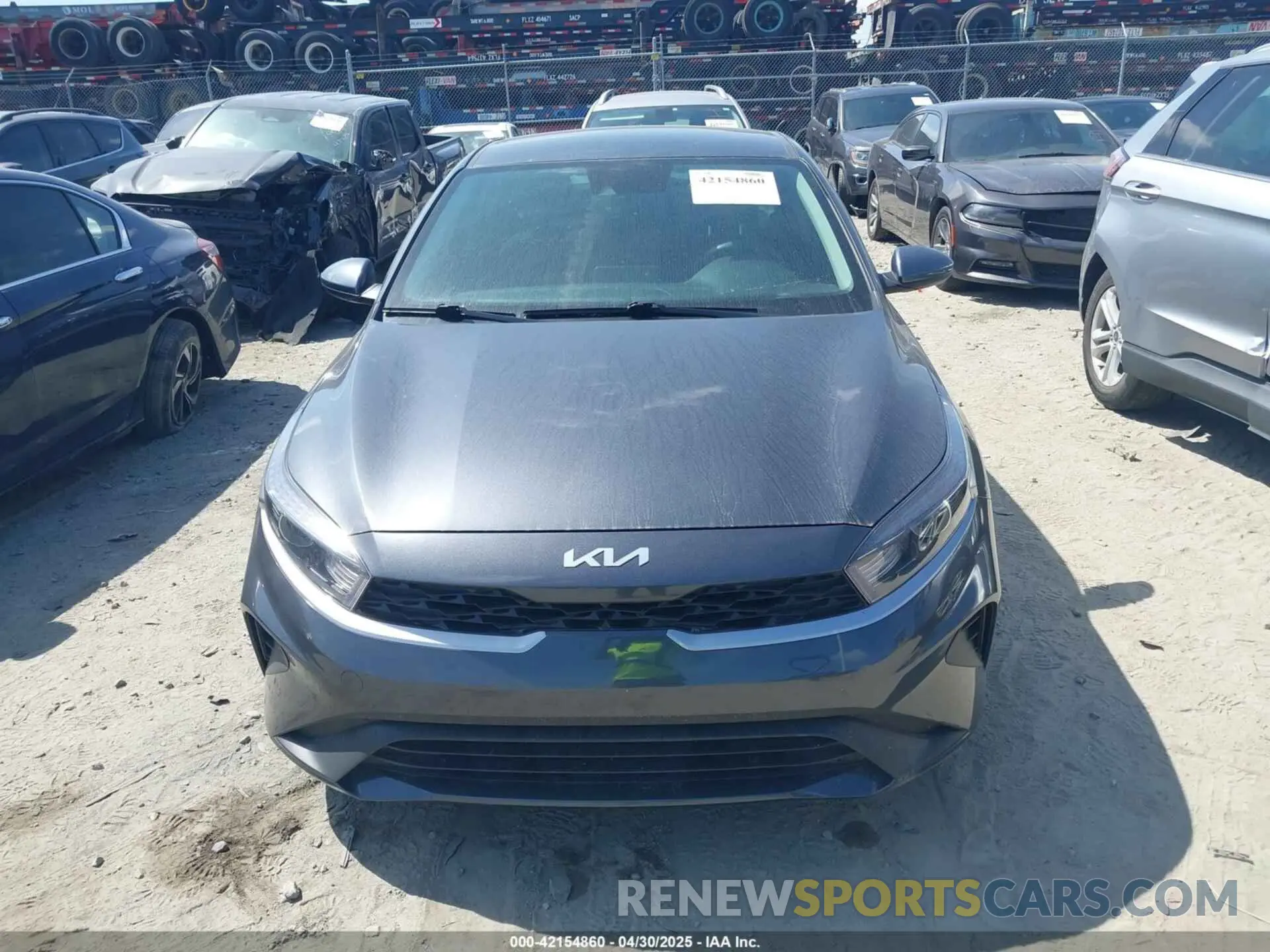 12 fotografías del automóvil dañado 3KPF24AD3RE757105 KIA FORTE 2024