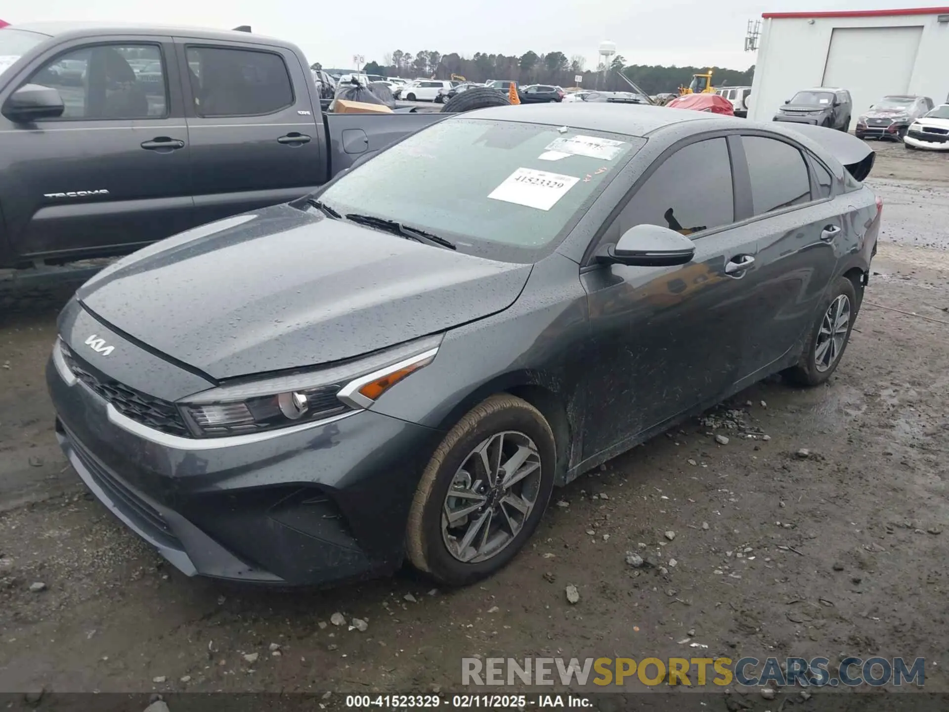 2 fotografías del automóvil dañado 3KPF24AD3RE758948 KIA FORTE 2024