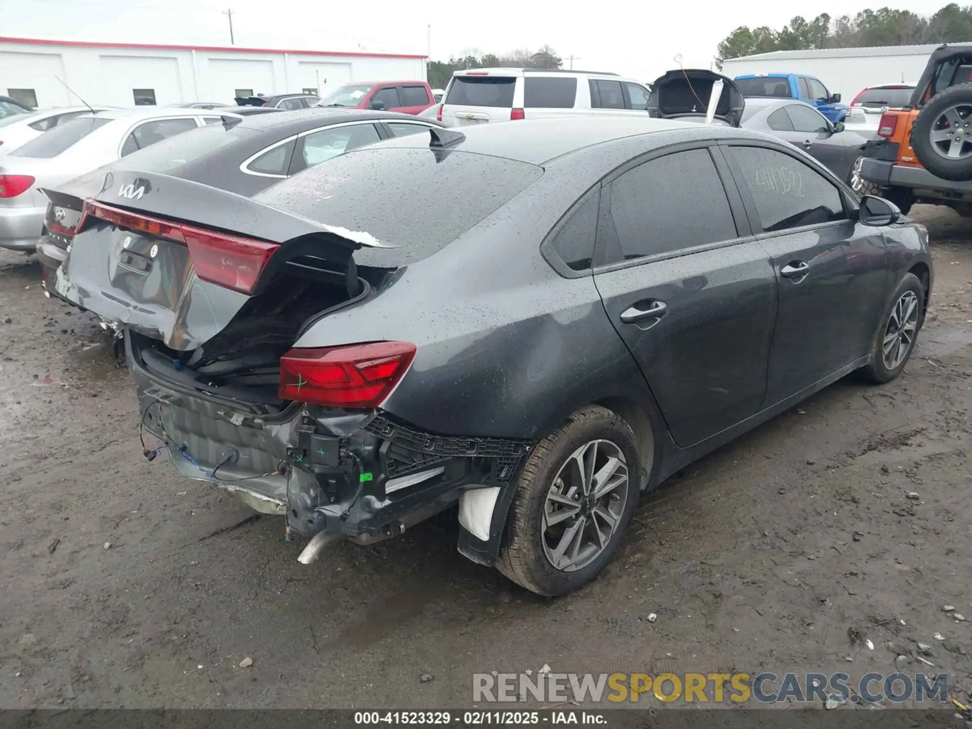 4 fotografías del automóvil dañado 3KPF24AD3RE758948 KIA FORTE 2024