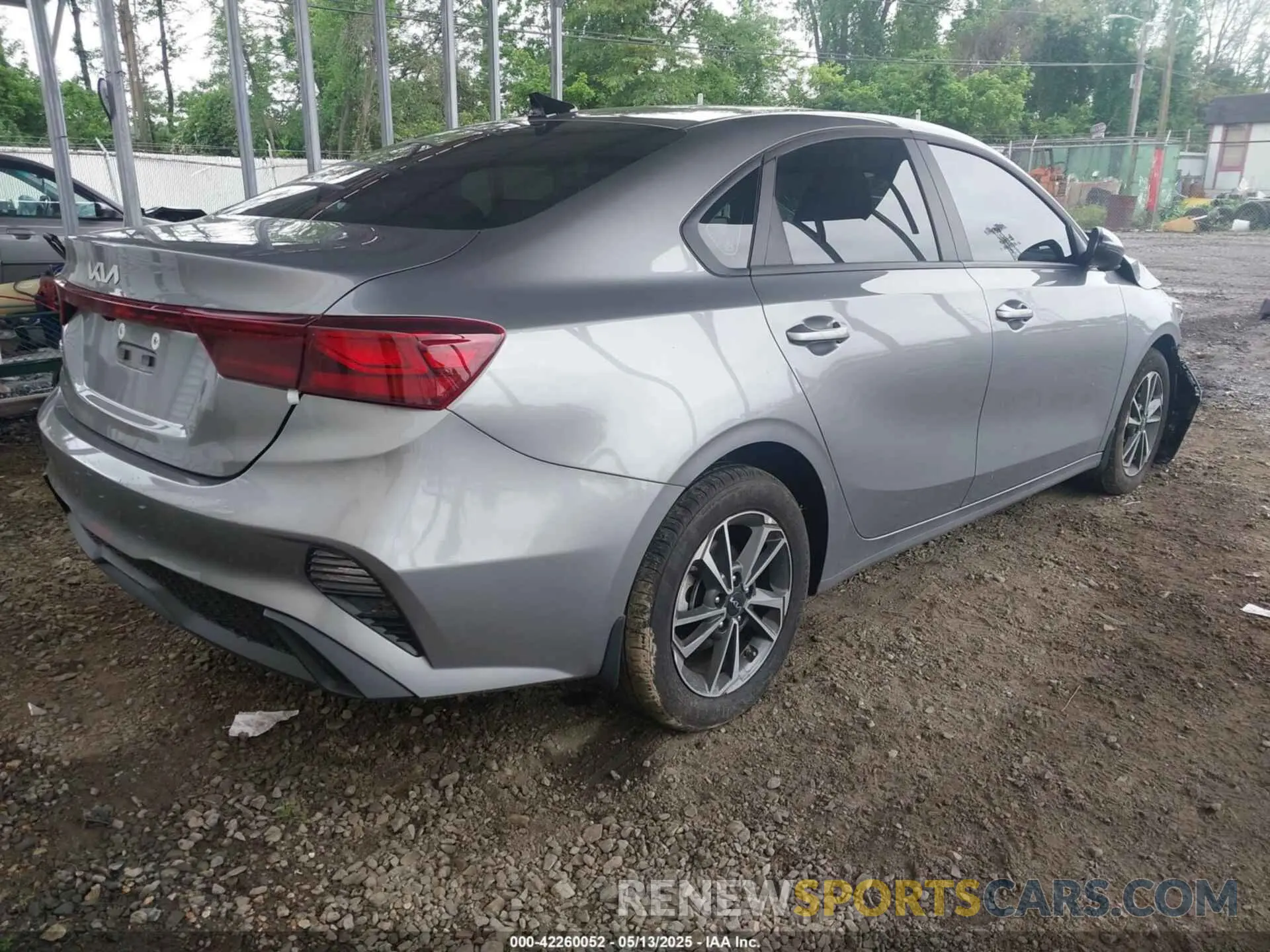 4 fotografías del automóvil dañado 3KPF24AD3RE773806 KIA FORTE 2024