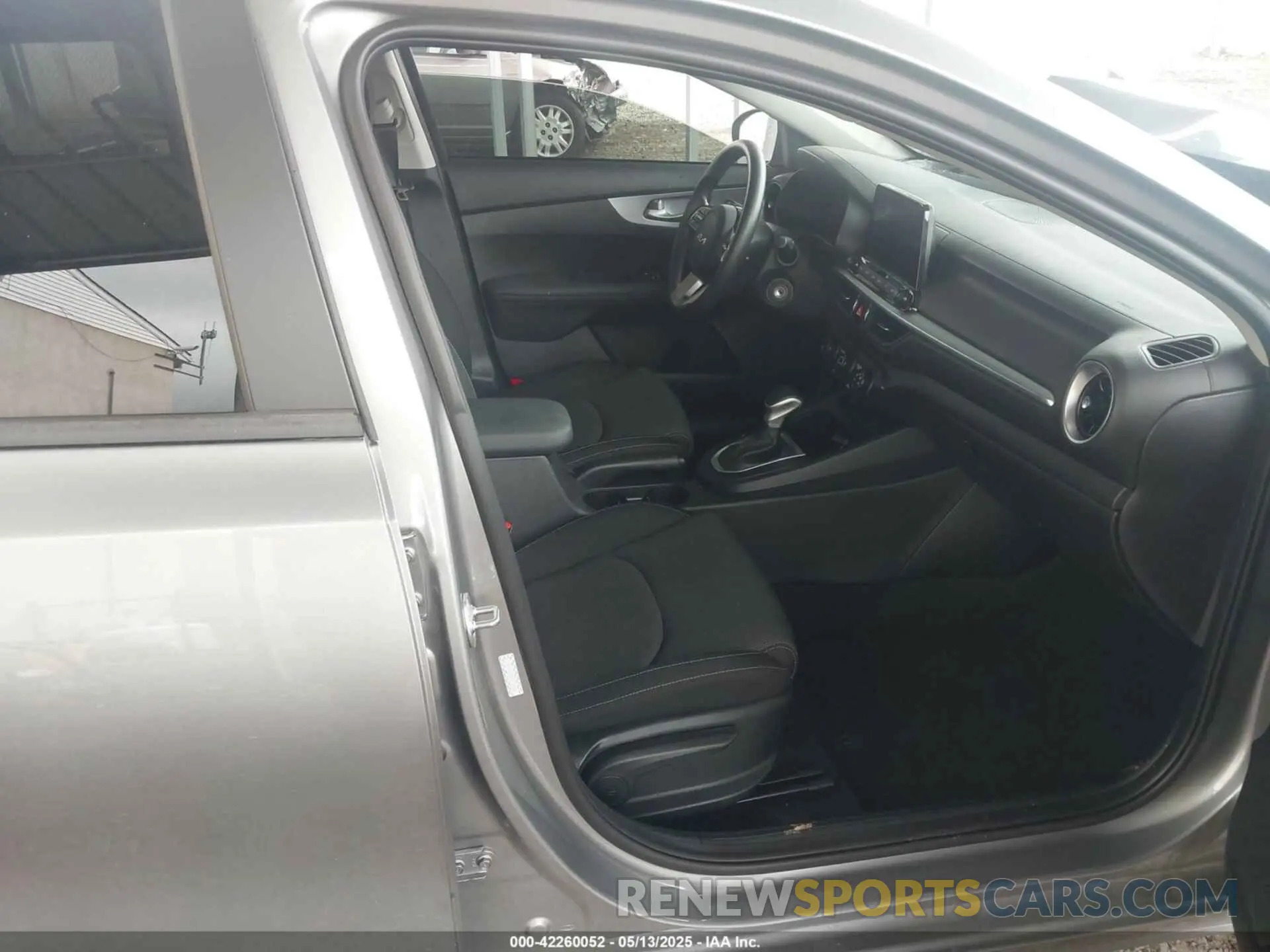 5 fotografías del automóvil dañado 3KPF24AD3RE773806 KIA FORTE 2024