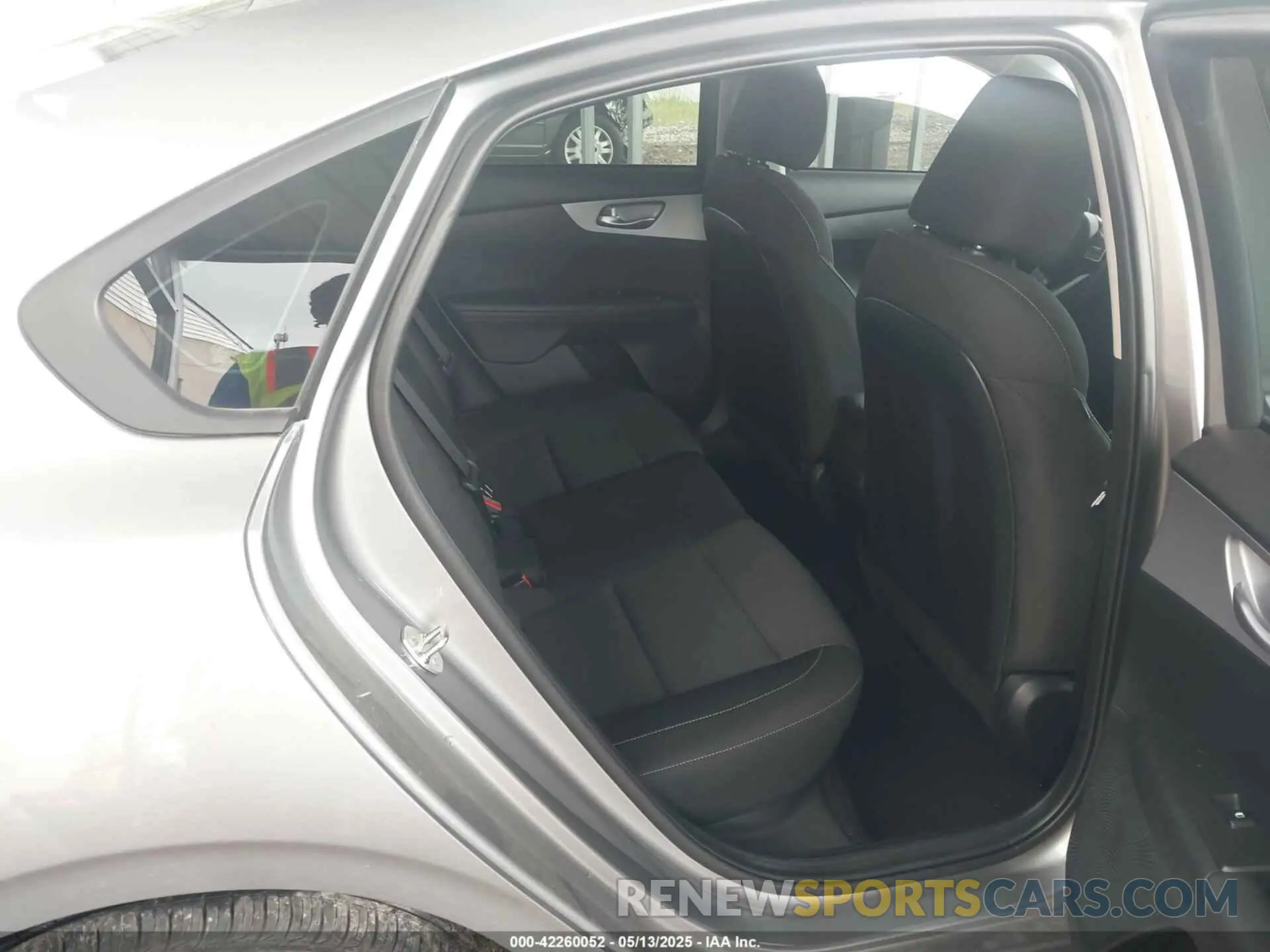 8 fotografías del automóvil dañado 3KPF24AD3RE773806 KIA FORTE 2024