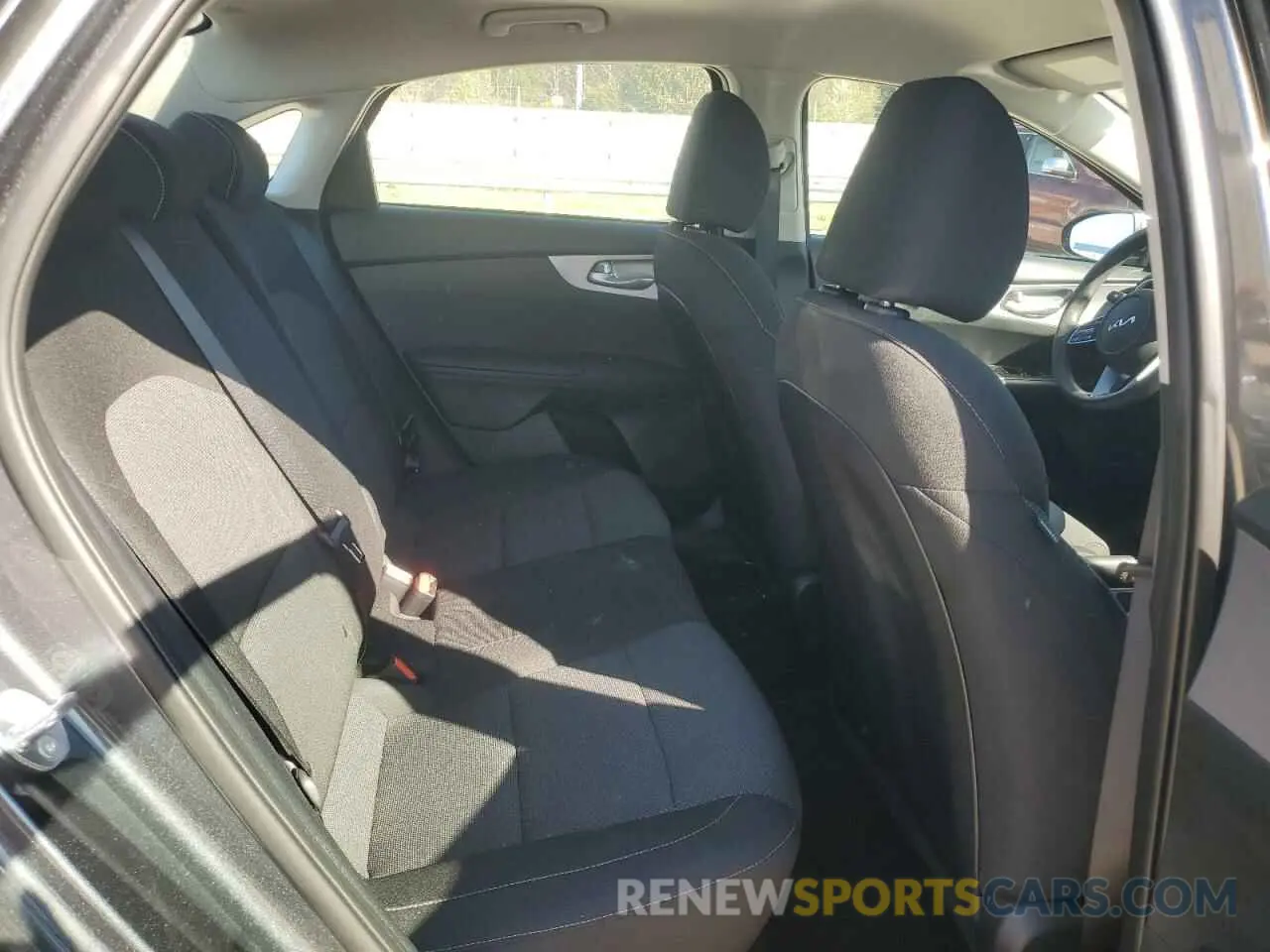 10 fotografías del automóvil dañado 3KPF24AD3RE776334 KIA FORTE 2024