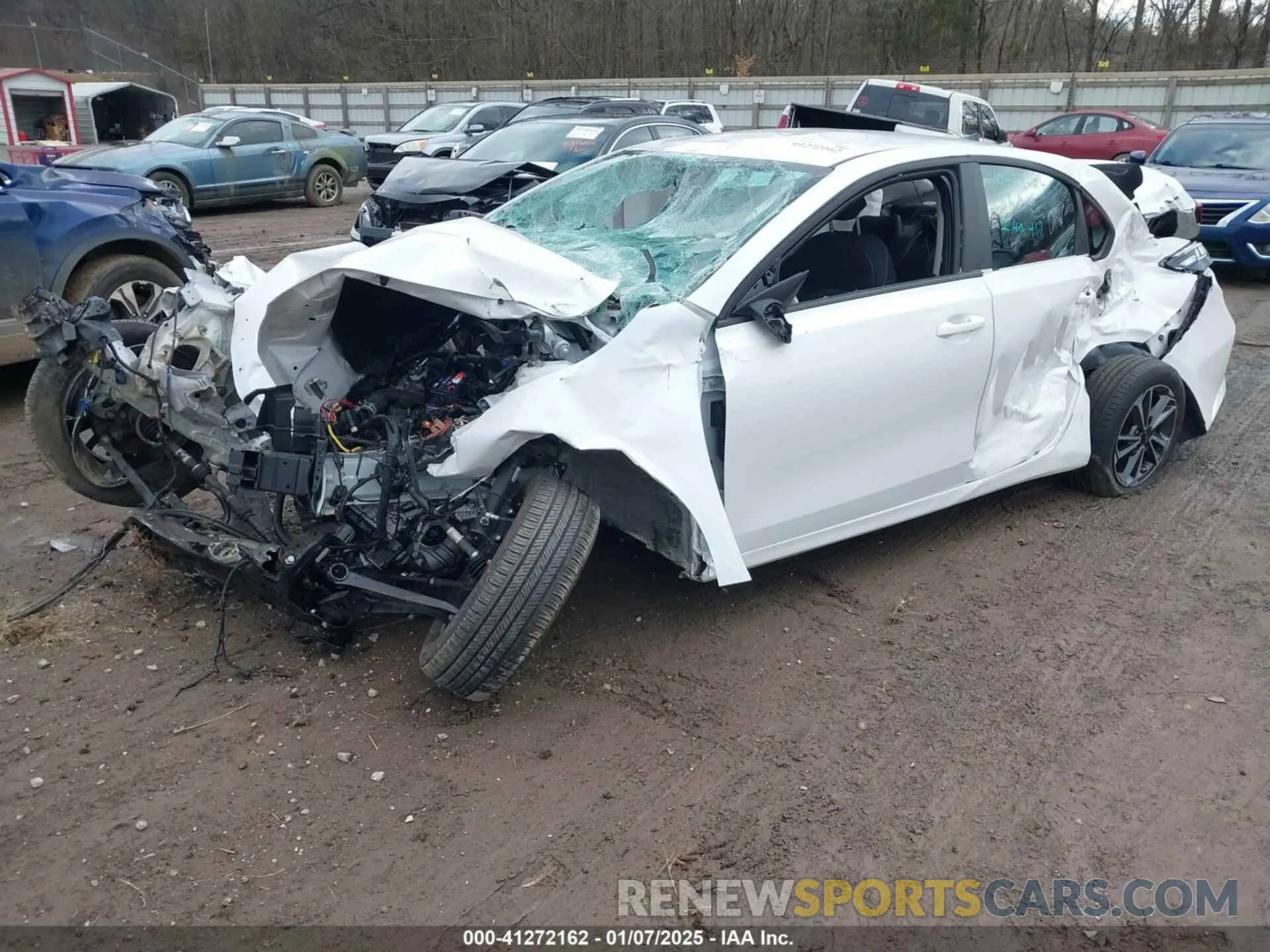 2 fotografías del automóvil dañado 3KPF24AD3RE781906 KIA FORTE 2024