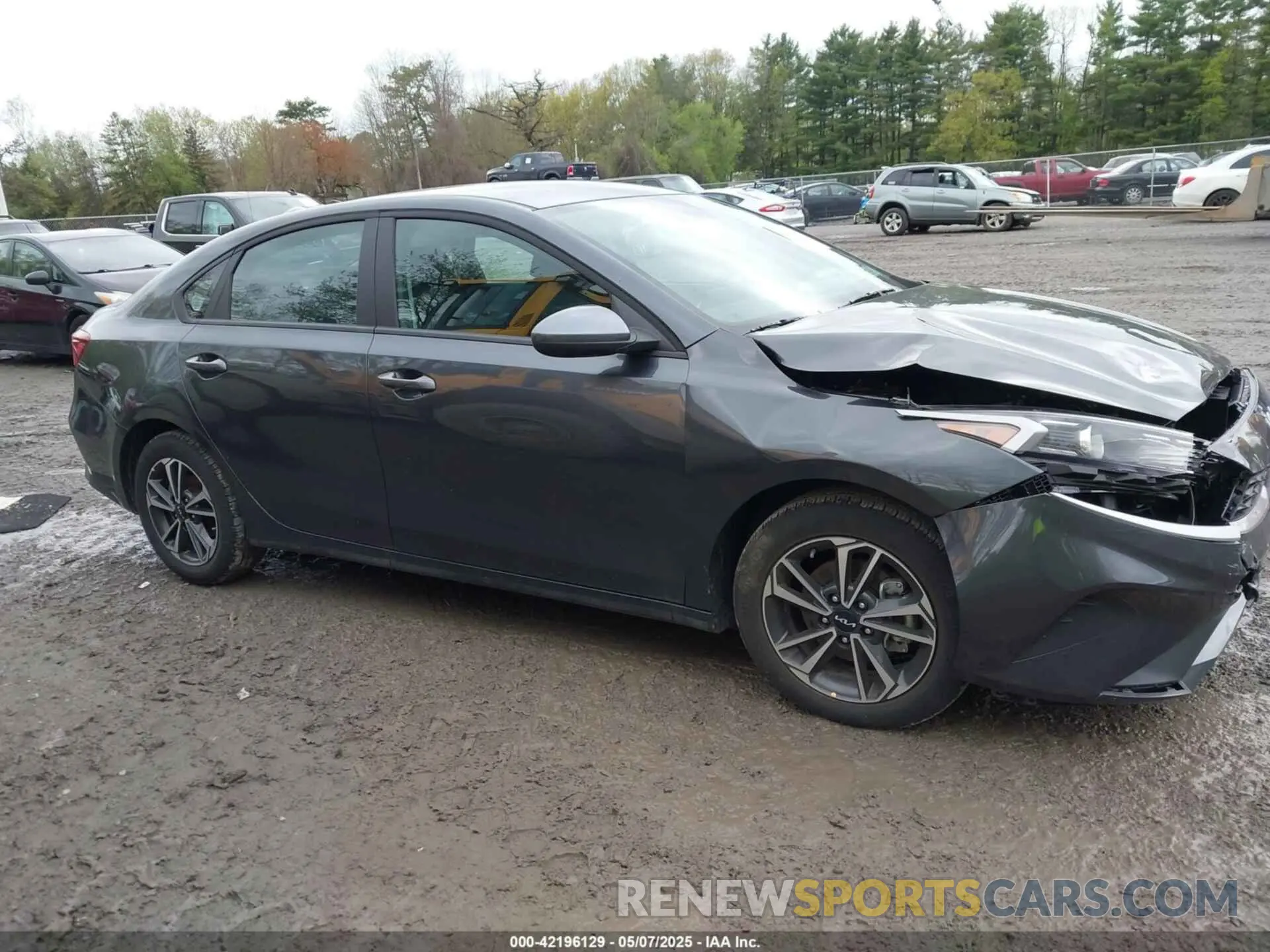 13 fotografías del automóvil dañado 3KPF24AD3RE806366 KIA FORTE 2024