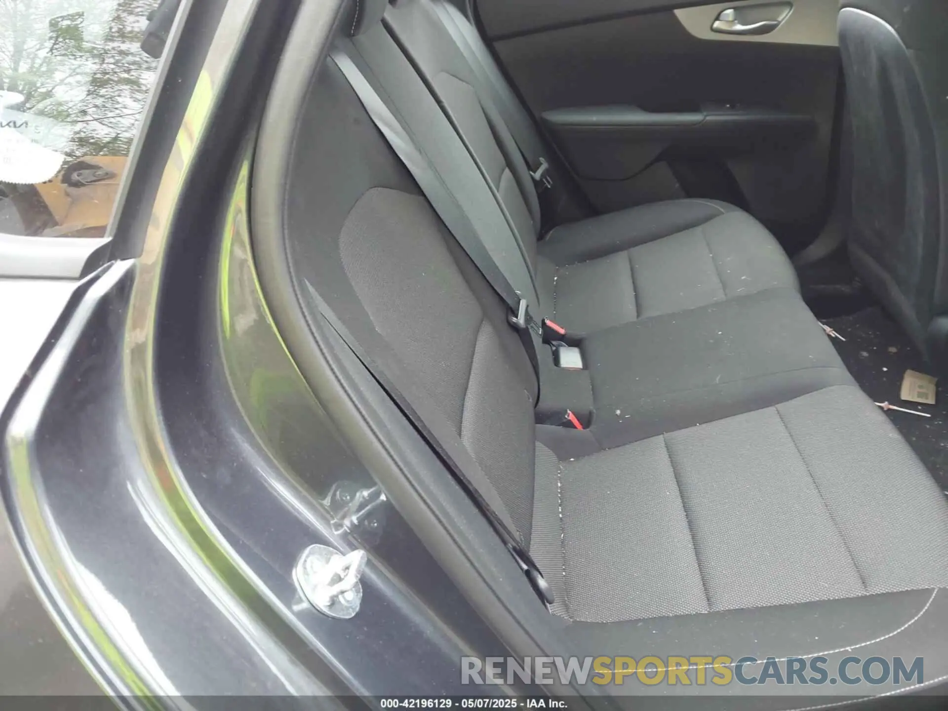 8 fotografías del automóvil dañado 3KPF24AD3RE806366 KIA FORTE 2024