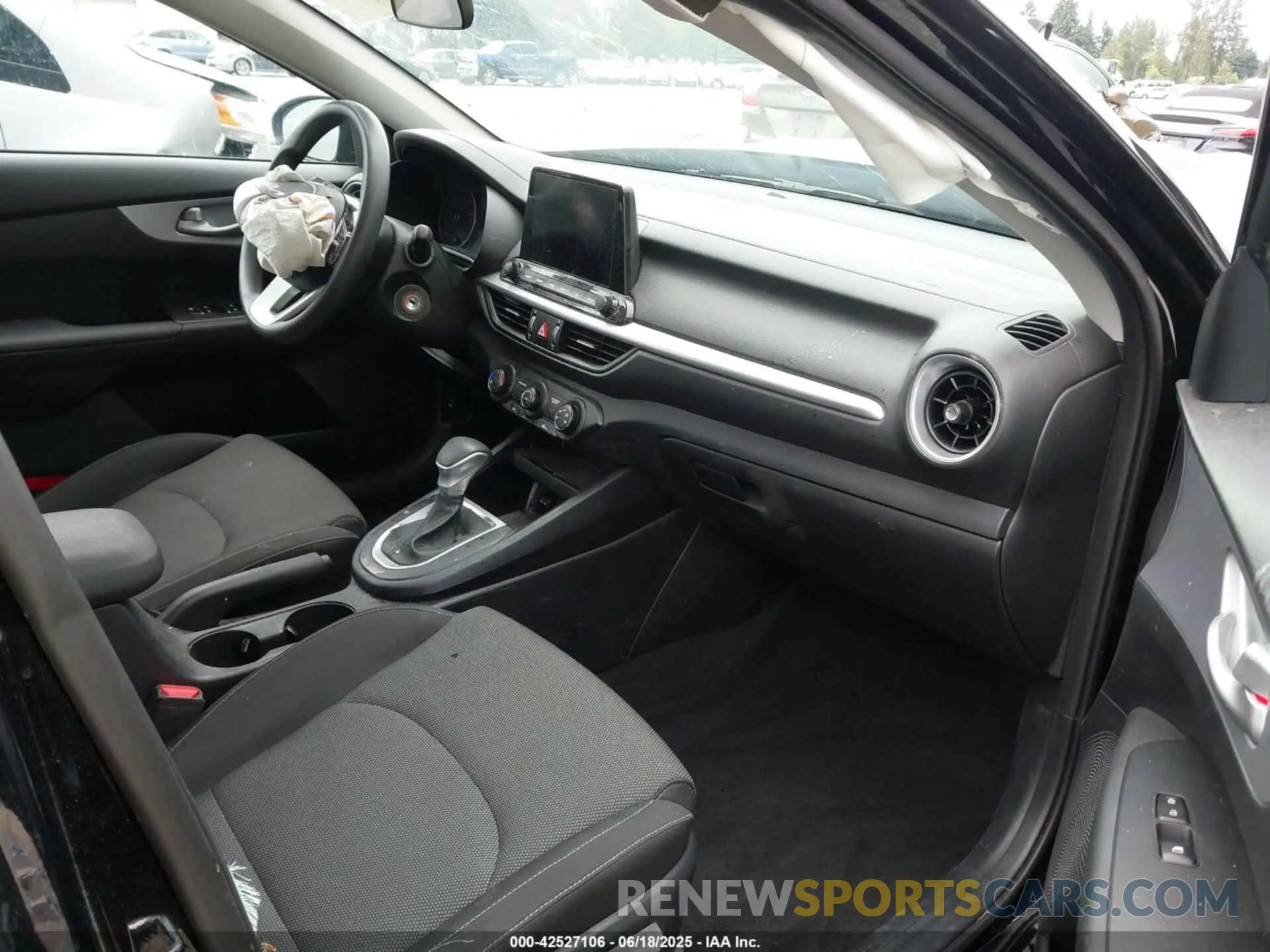 5 fotografías del automóvil dañado 3KPF24AD3RE810983 KIA FORTE 2024