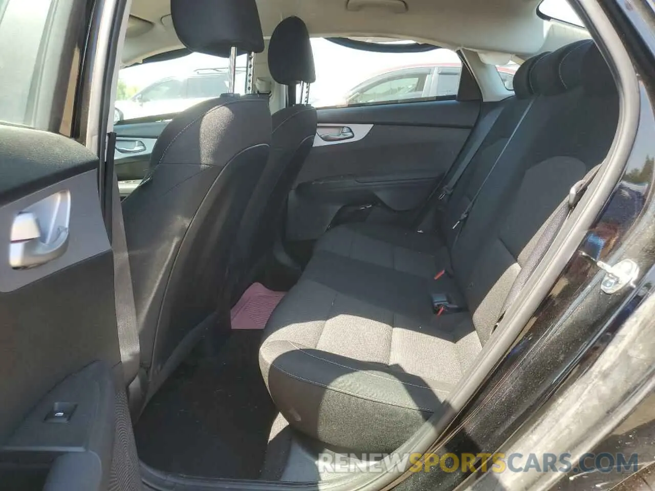 10 fotografías del automóvil dañado 3KPF24AD3RE814323 KIA FORTE 2024