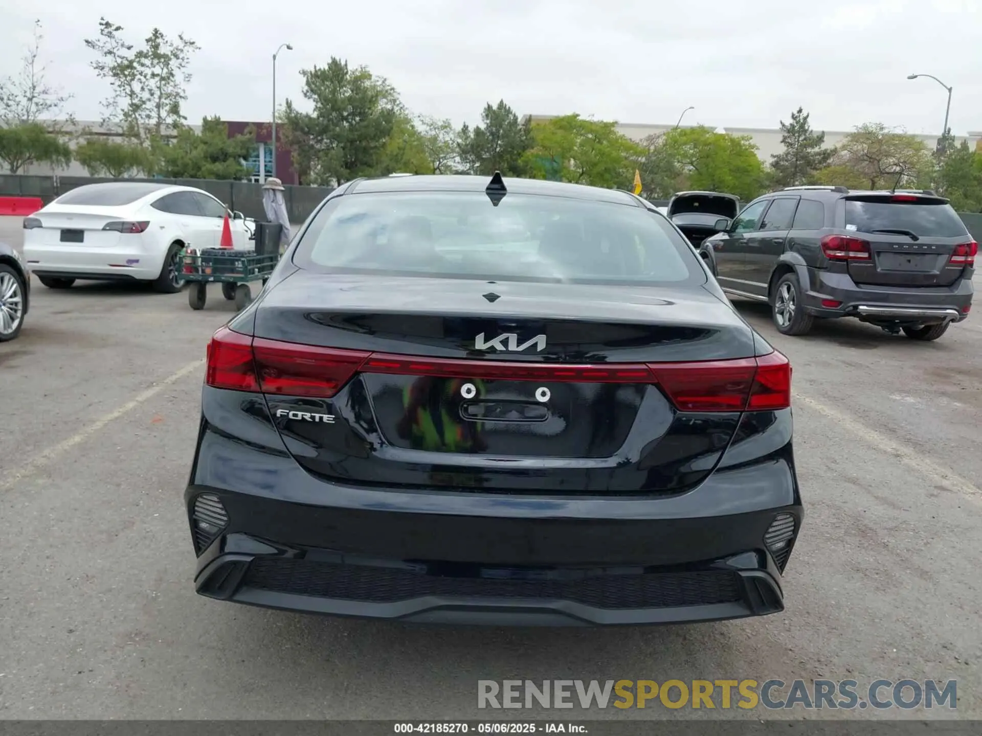17 fotografías del automóvil dañado 3KPF24AD3RE817366 KIA FORTE 2024