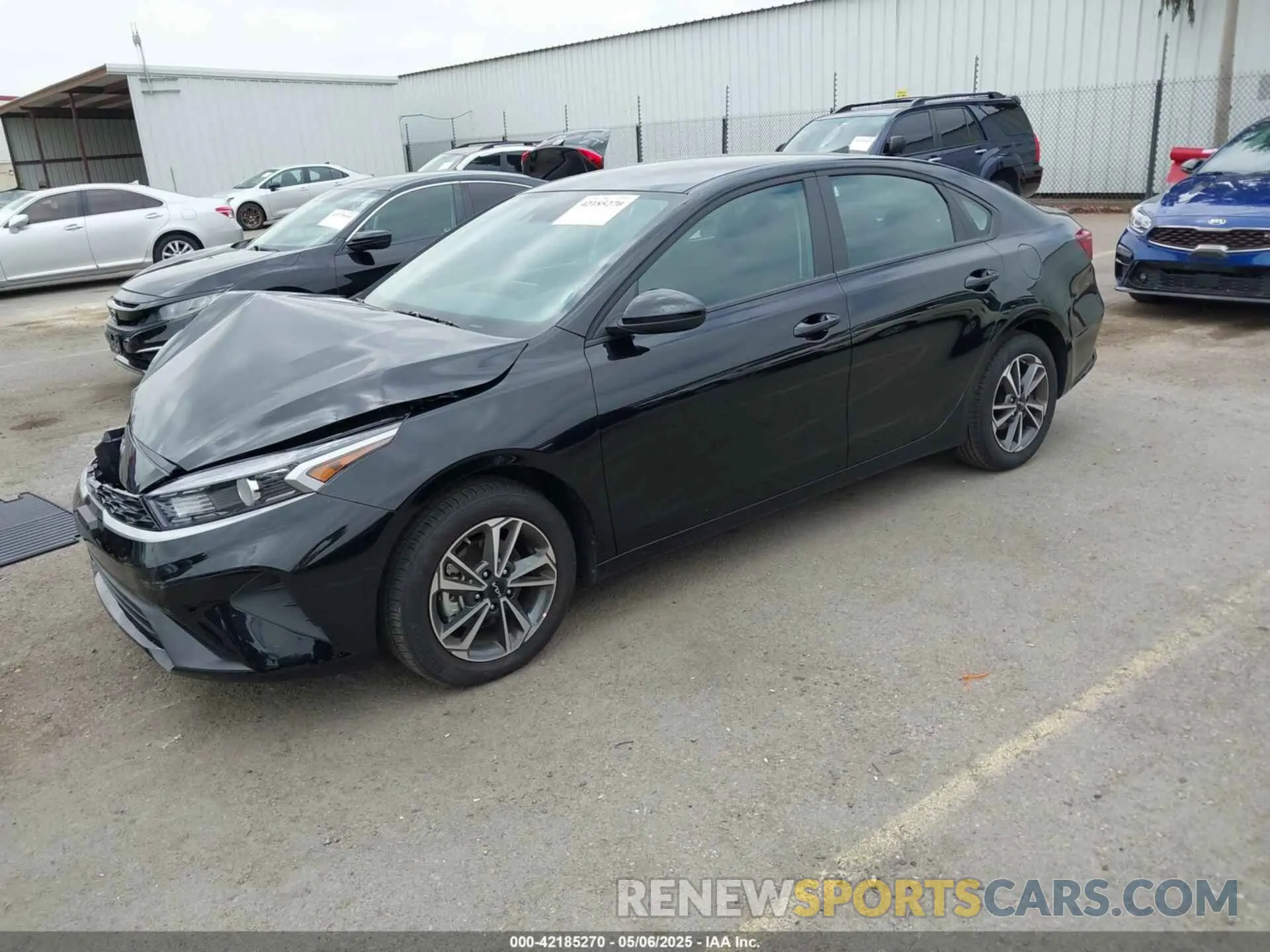 2 fotografías del automóvil dañado 3KPF24AD3RE817366 KIA FORTE 2024
