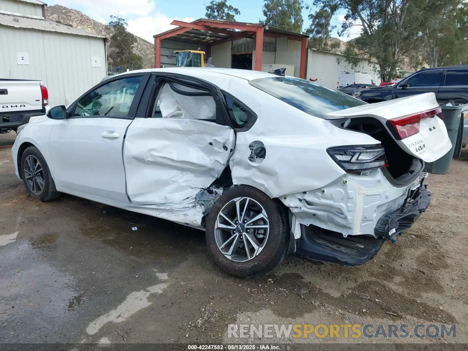 3 fotografías del automóvil dañado 3KPF24AD3RE819344 KIA FORTE 2024