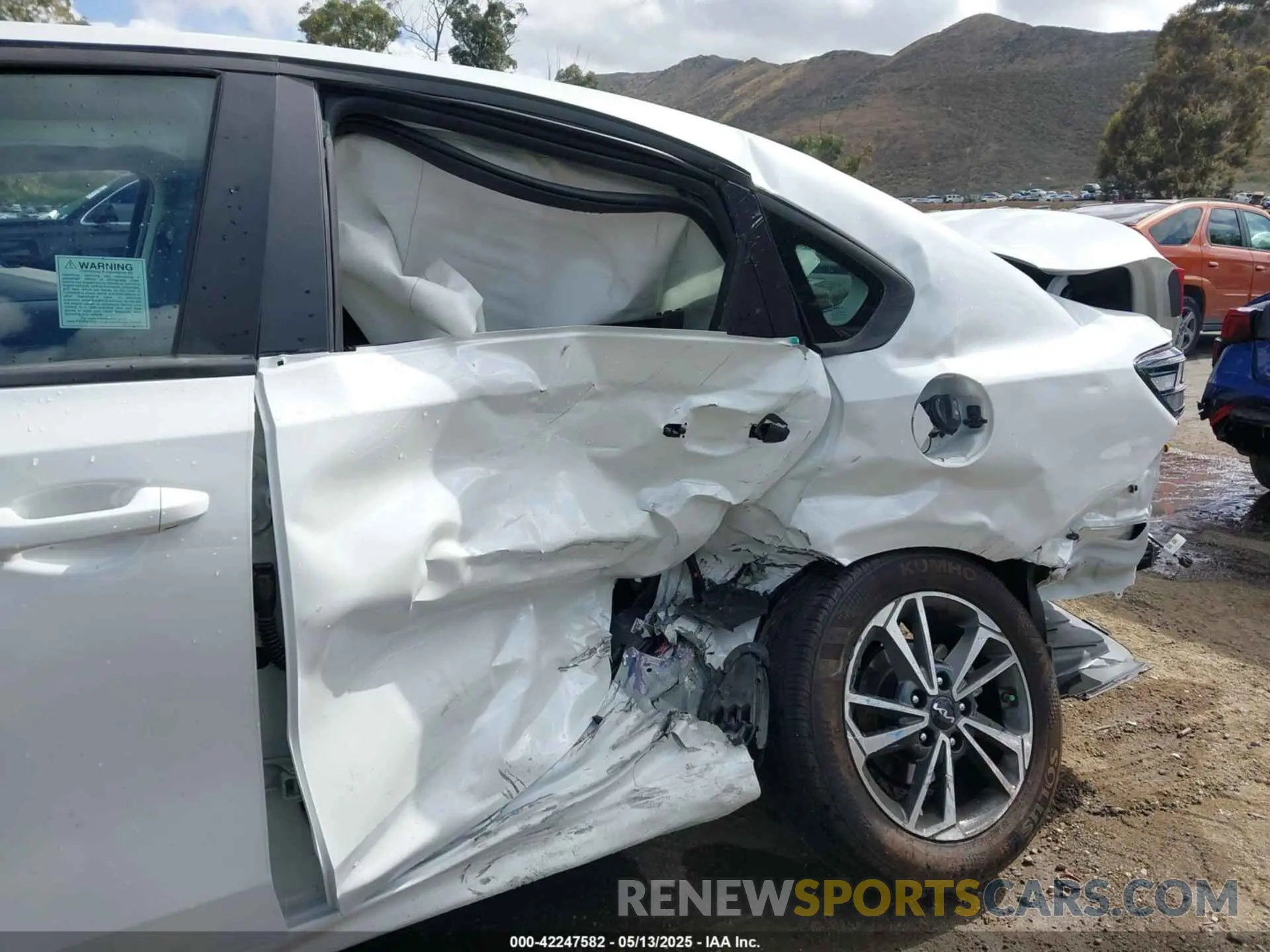 6 fotografías del automóvil dañado 3KPF24AD3RE819344 KIA FORTE 2024
