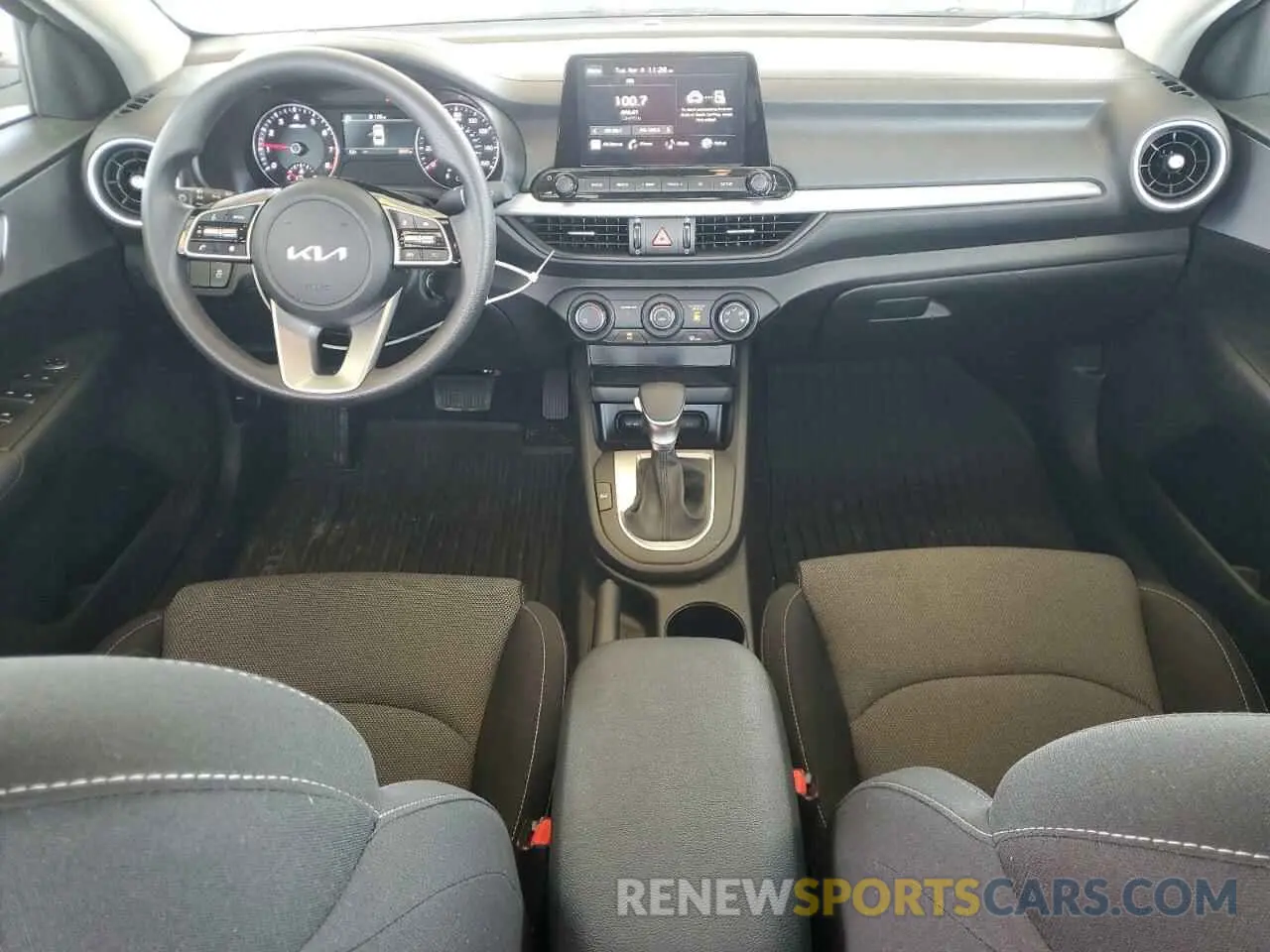 8 fotografías del automóvil dañado 3KPF24AD3RE819909 KIA FORTE 2024