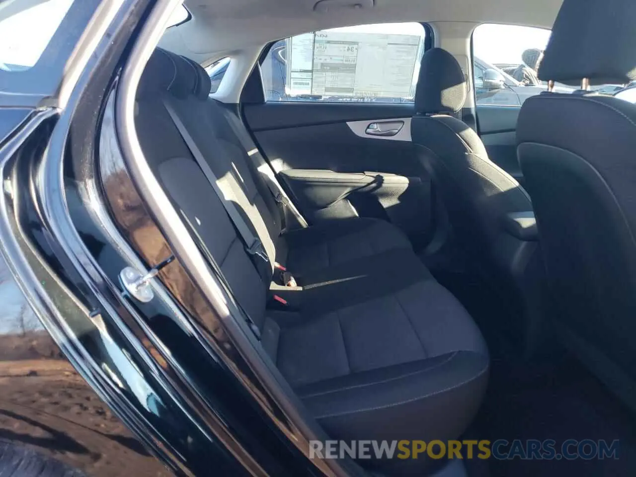 10 fotografías del automóvil dañado 3KPF24AD3RE820333 KIA FORTE 2024
