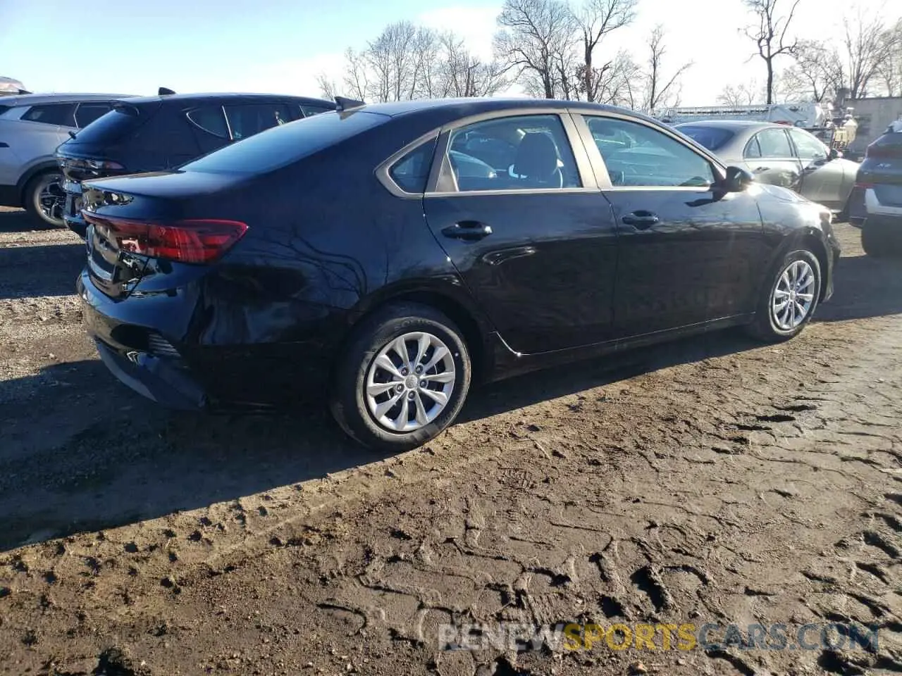 3 fotografías del automóvil dañado 3KPF24AD3RE820333 KIA FORTE 2024