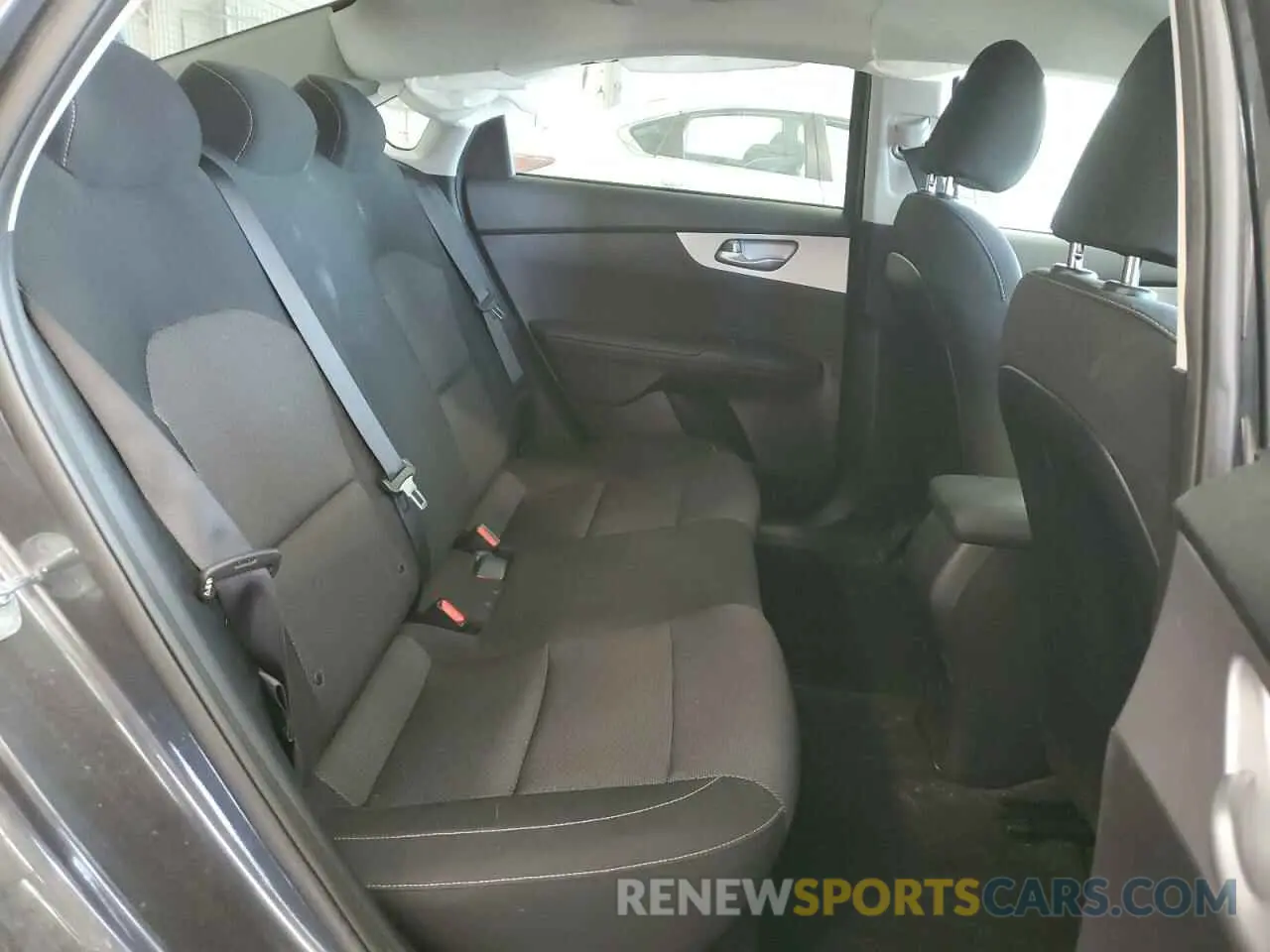 10 fotografías del automóvil dañado 3KPF24AD3RE835978 KIA FORTE 2024