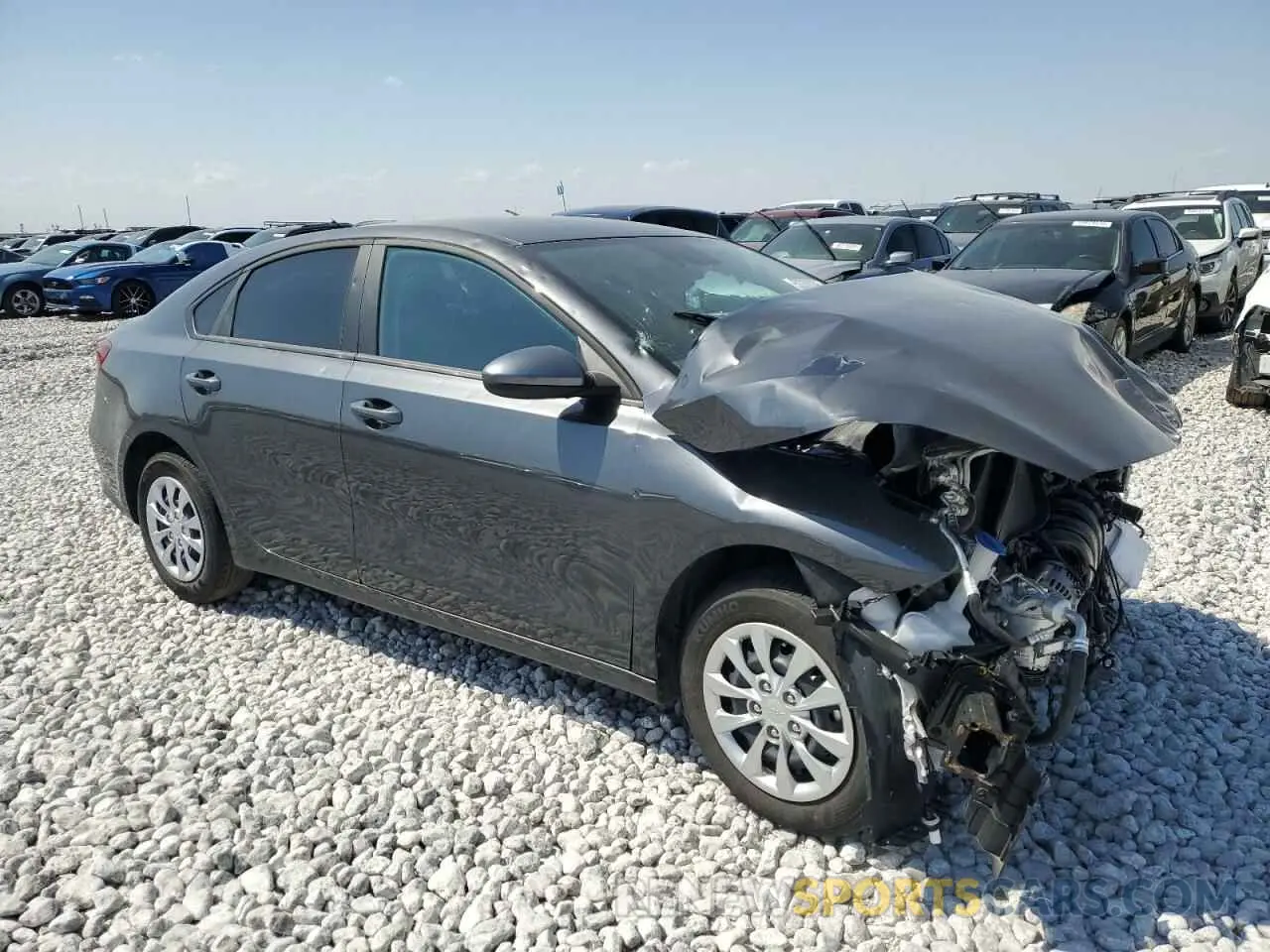 4 fotografías del automóvil dañado 3KPF24AD3RE835978 KIA FORTE 2024