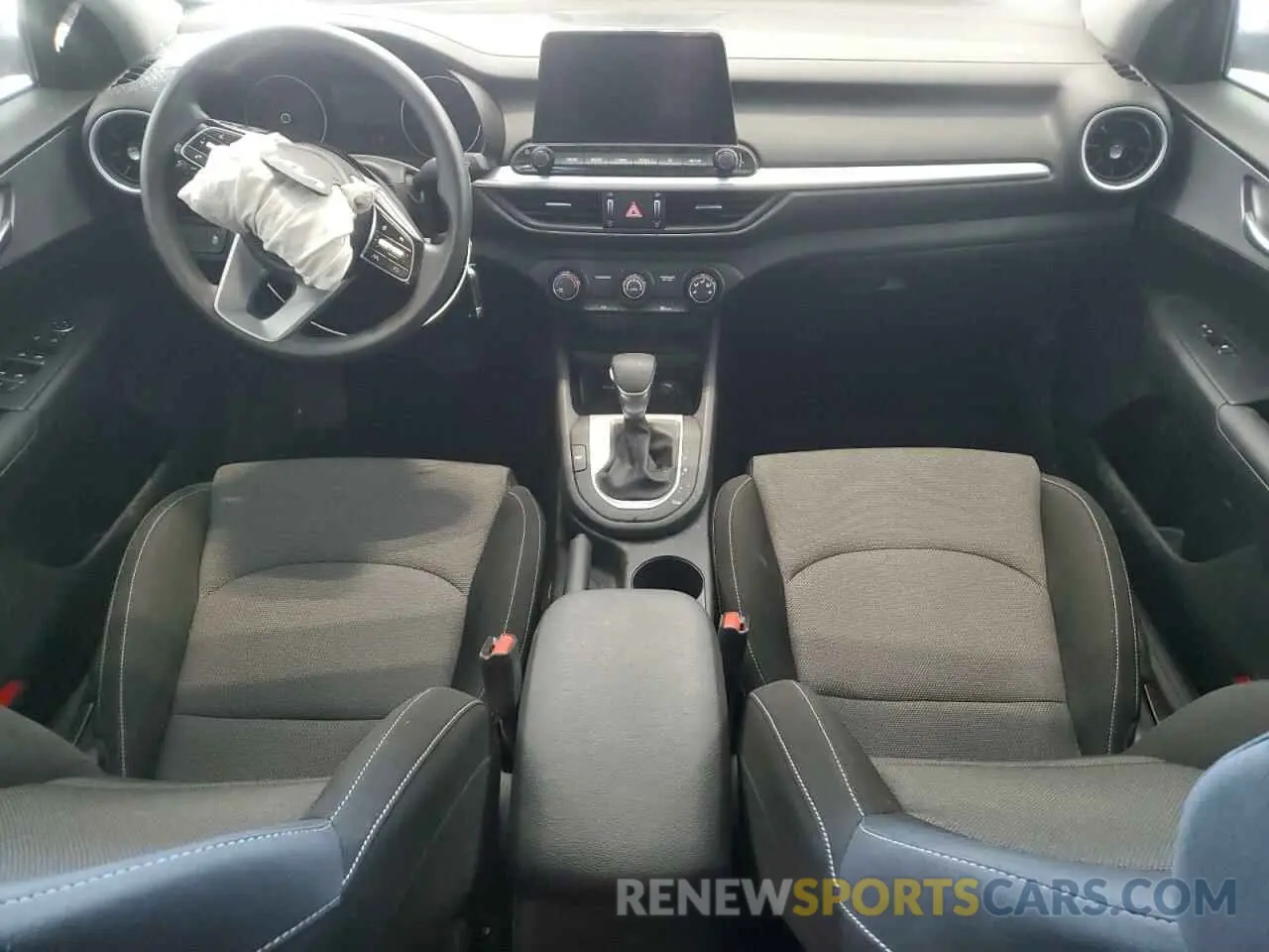 8 fotografías del automóvil dañado 3KPF24AD3RE835978 KIA FORTE 2024