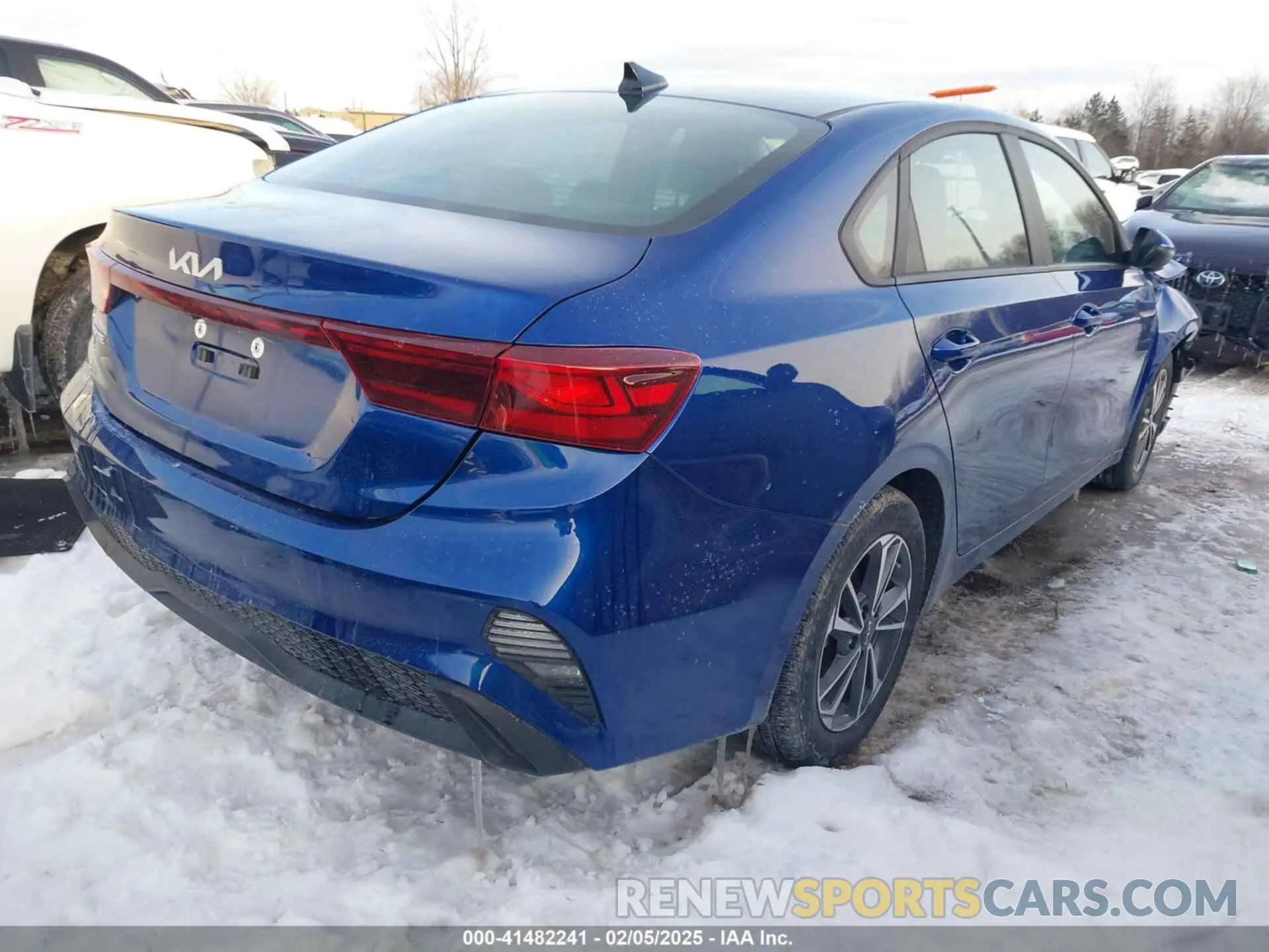 4 fotografías del automóvil dañado 3KPF24AD4RE700394 KIA FORTE 2024