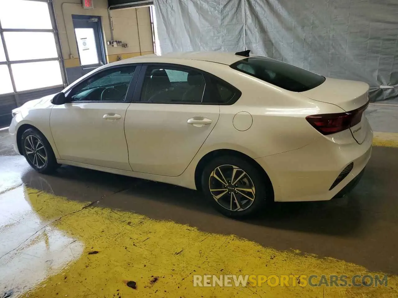 2 fotografías del automóvil dañado 3KPF24AD4RE721035 KIA FORTE 2024
