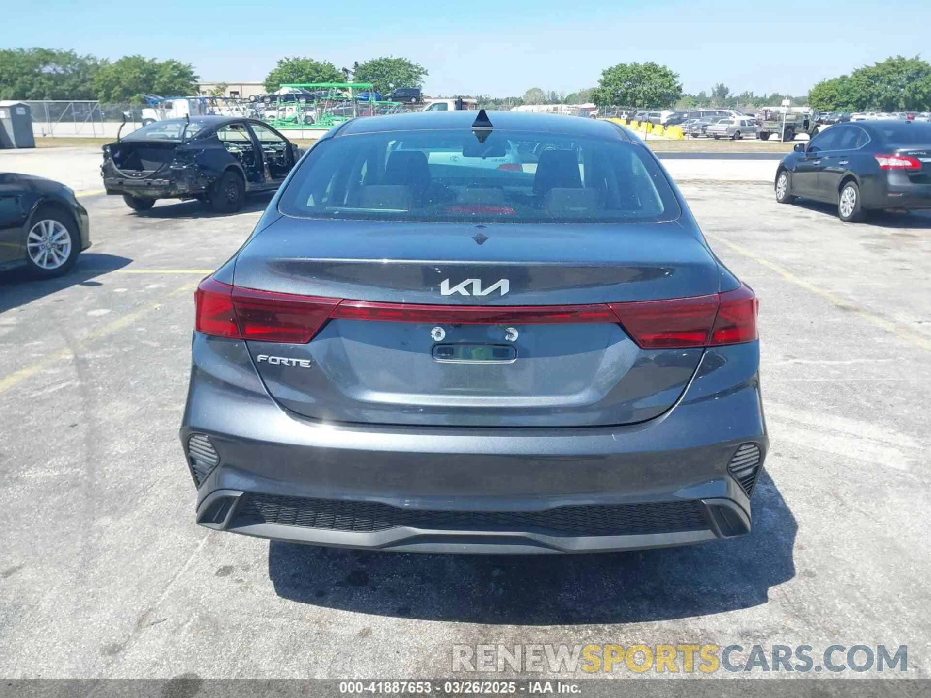 16 fotografías del automóvil dañado 3KPF24AD4RE727336 KIA FORTE 2024