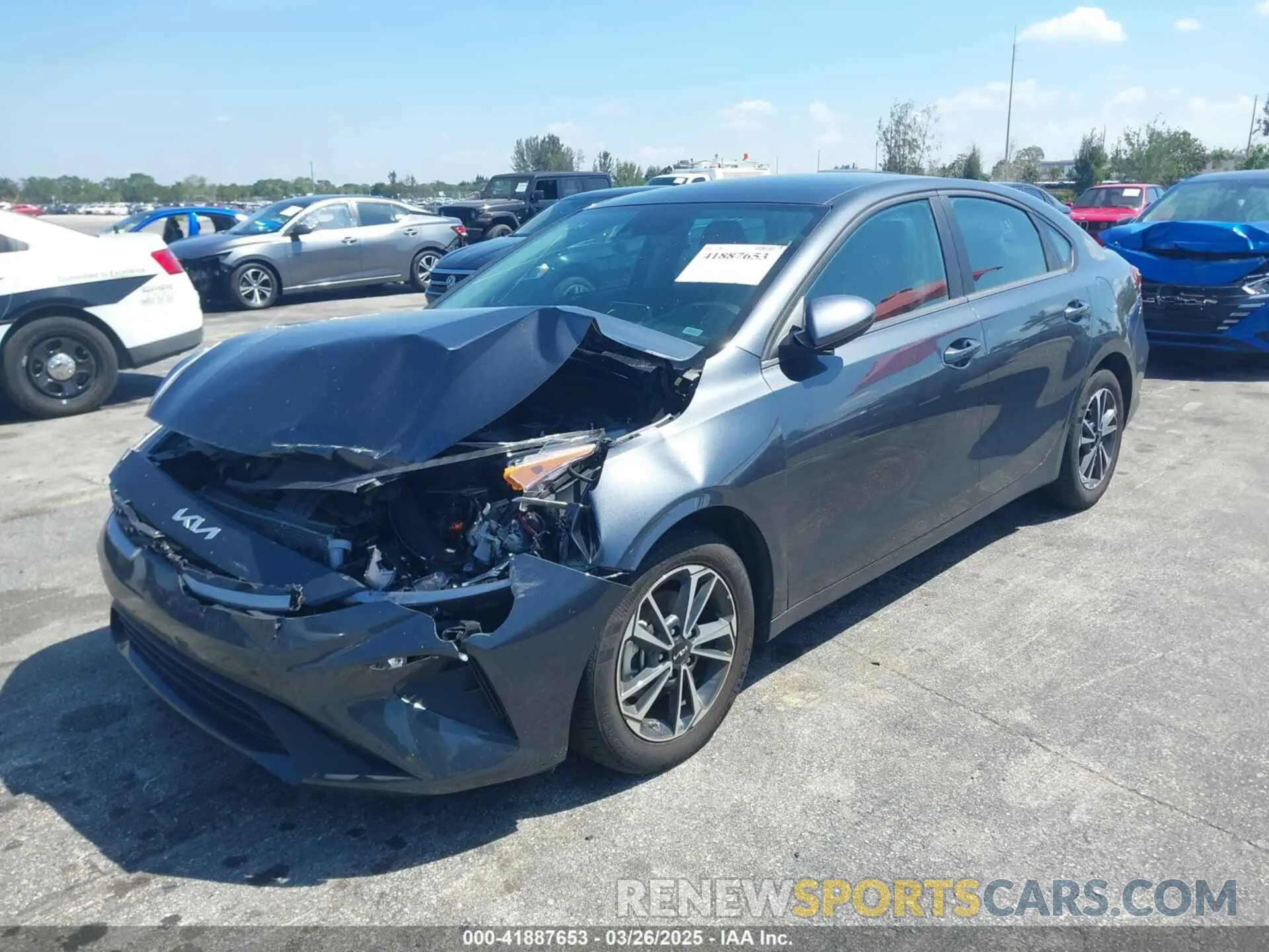 2 fotografías del automóvil dañado 3KPF24AD4RE727336 KIA FORTE 2024