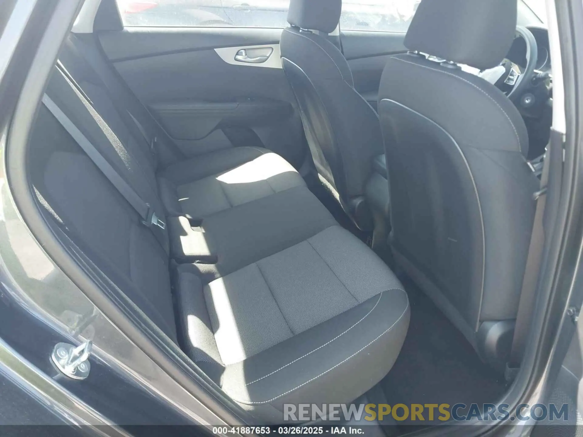 8 fotografías del automóvil dañado 3KPF24AD4RE727336 KIA FORTE 2024