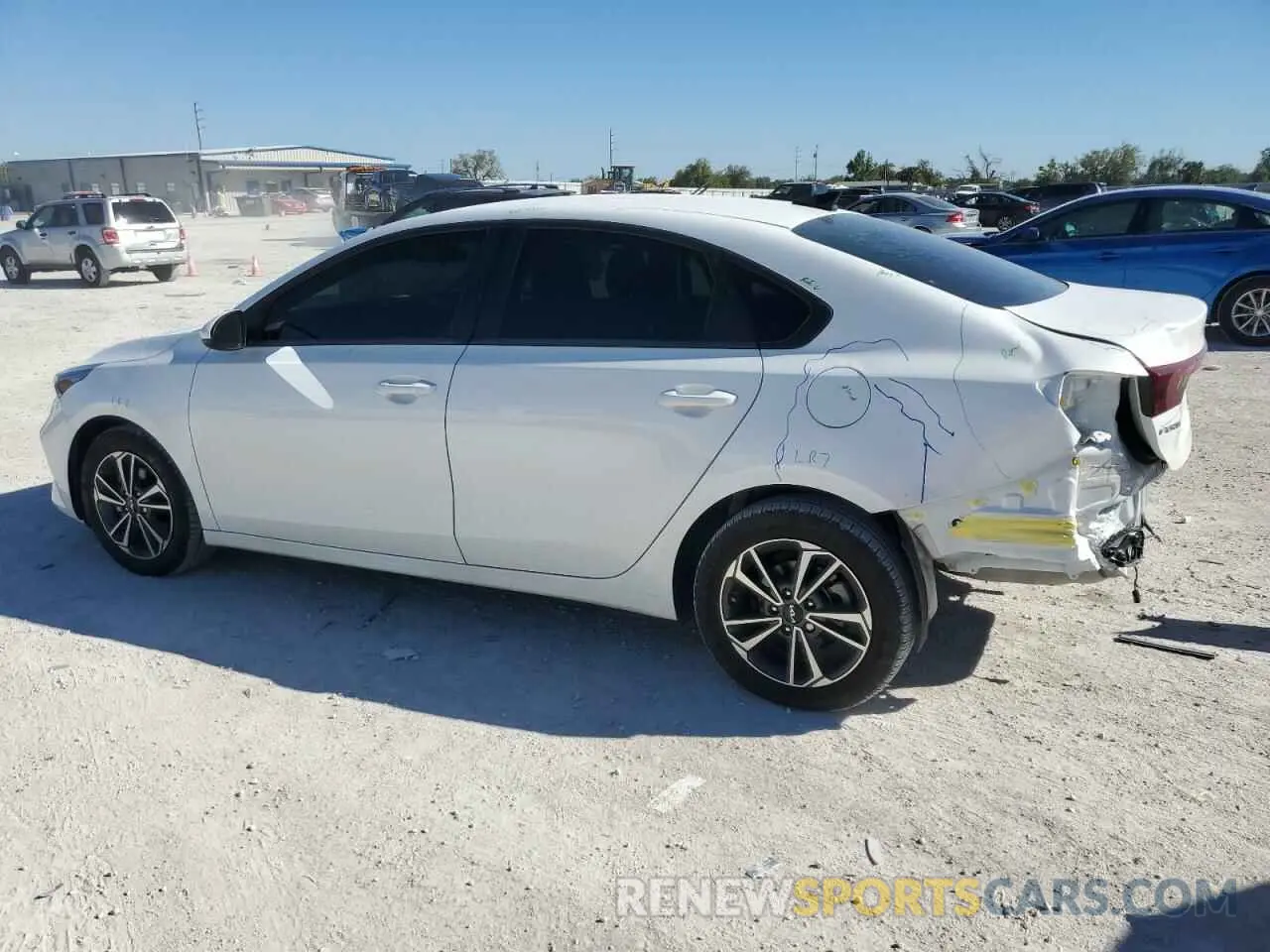 2 fotografías del automóvil dañado 3KPF24AD4RE744427 KIA FORTE 2024