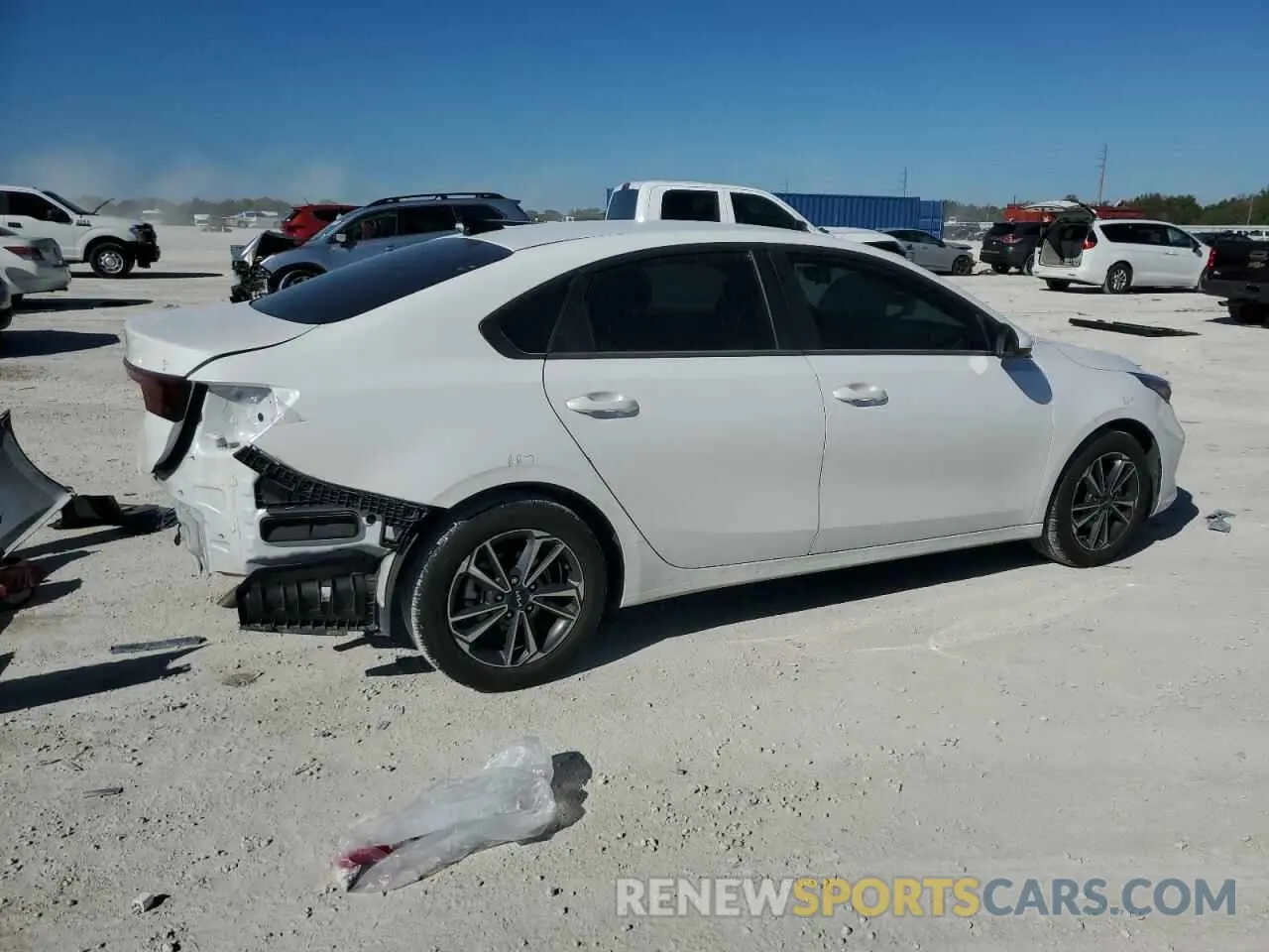 3 fotografías del automóvil dañado 3KPF24AD4RE744427 KIA FORTE 2024