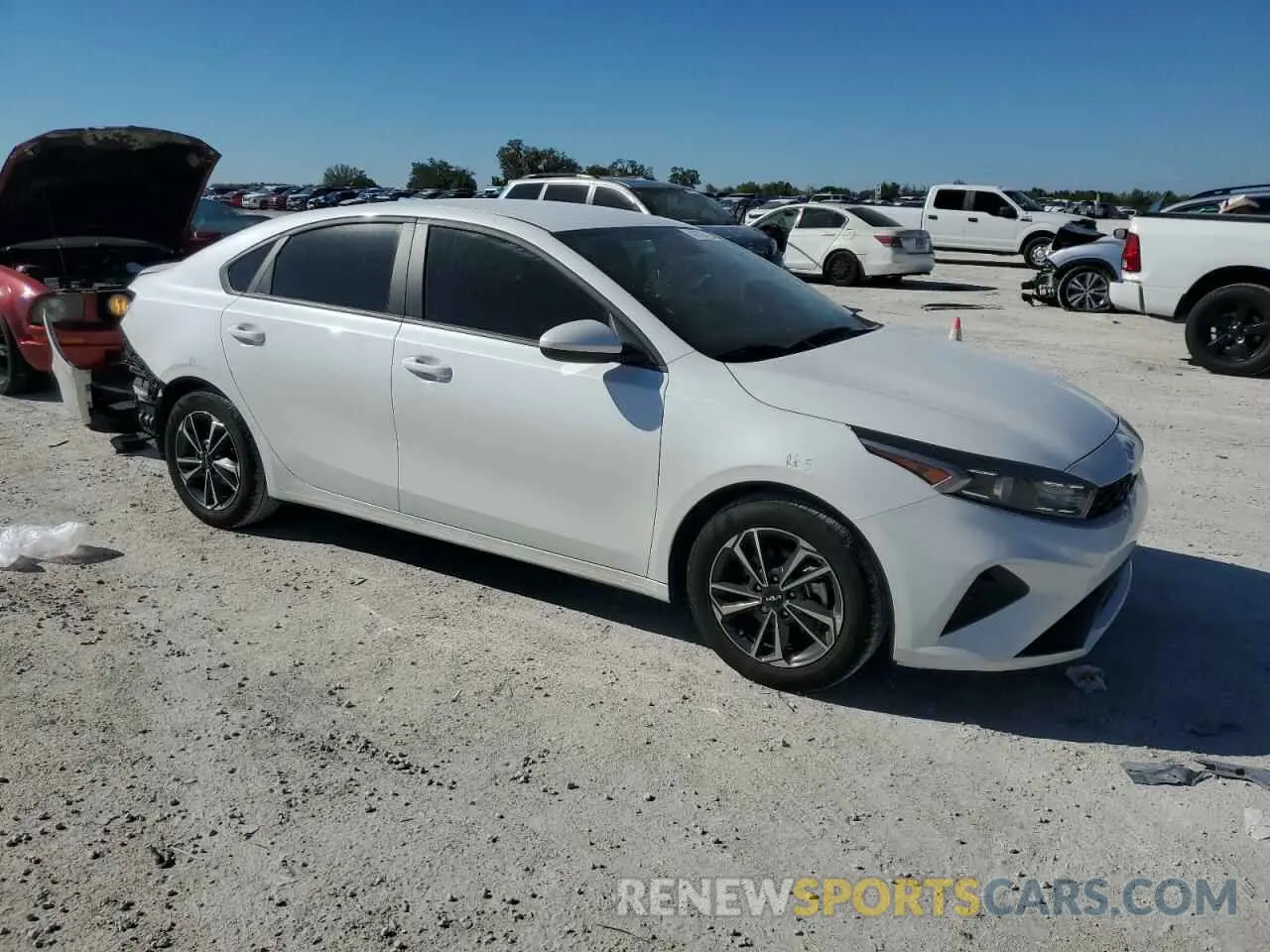 4 fotografías del automóvil dañado 3KPF24AD4RE744427 KIA FORTE 2024
