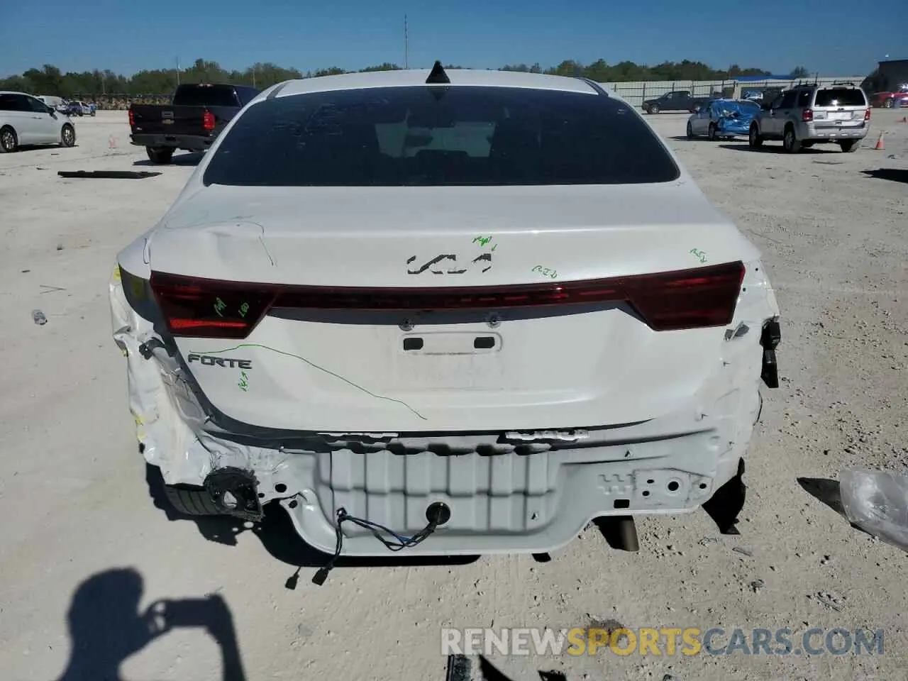 6 fotografías del automóvil dañado 3KPF24AD4RE744427 KIA FORTE 2024