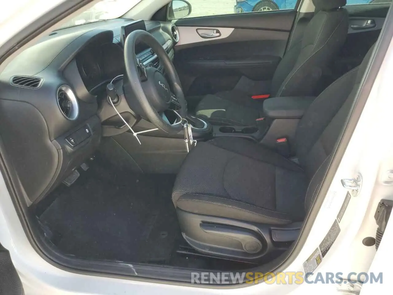 7 fotografías del automóvil dañado 3KPF24AD4RE744427 KIA FORTE 2024