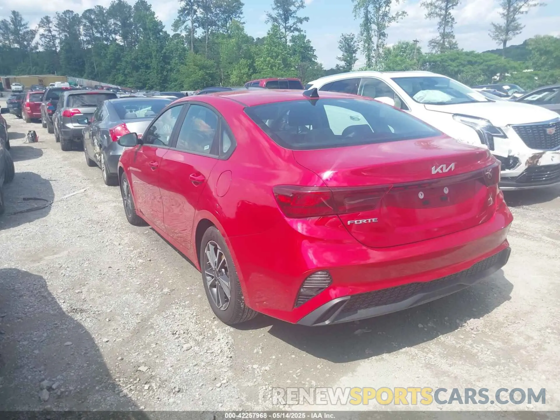 14 fotografías del automóvil dañado 3KPF24AD4RE746100 KIA FORTE 2024