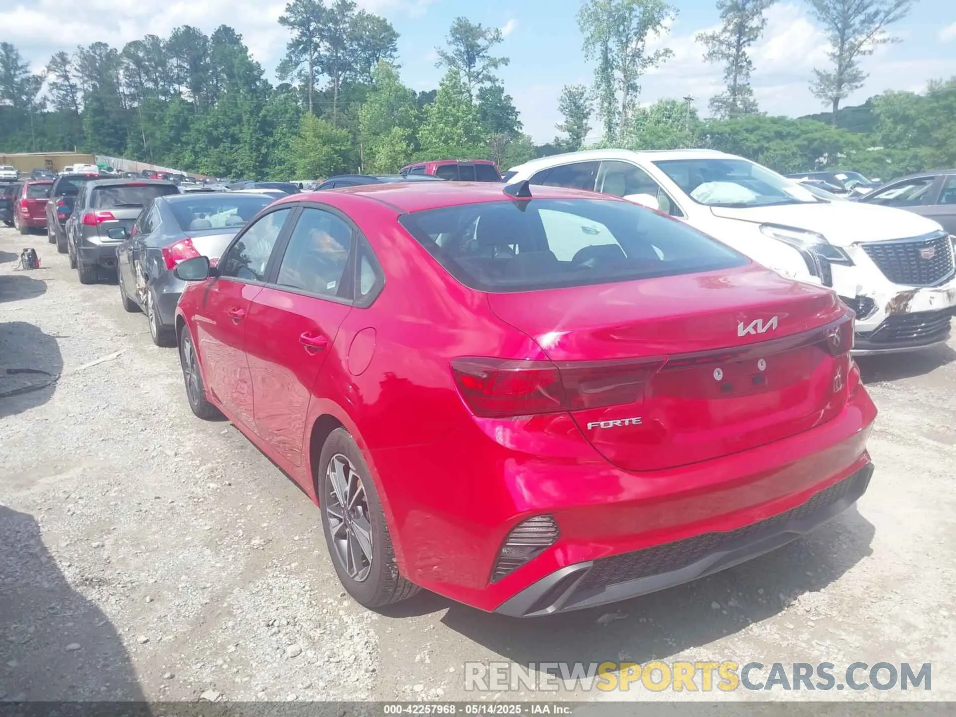3 fotografías del automóvil dañado 3KPF24AD4RE746100 KIA FORTE 2024