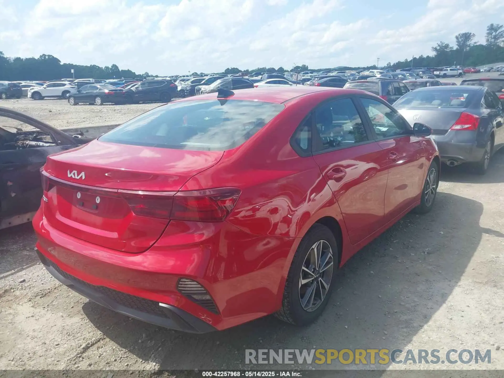 4 fotografías del automóvil dañado 3KPF24AD4RE746100 KIA FORTE 2024