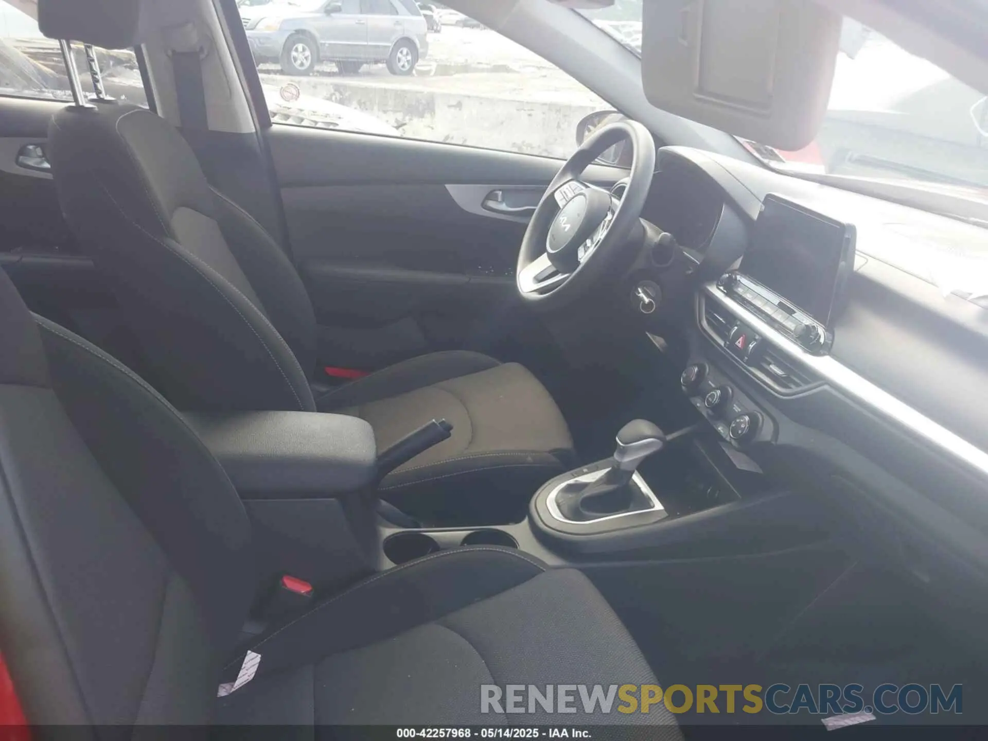 5 fotografías del automóvil dañado 3KPF24AD4RE746100 KIA FORTE 2024