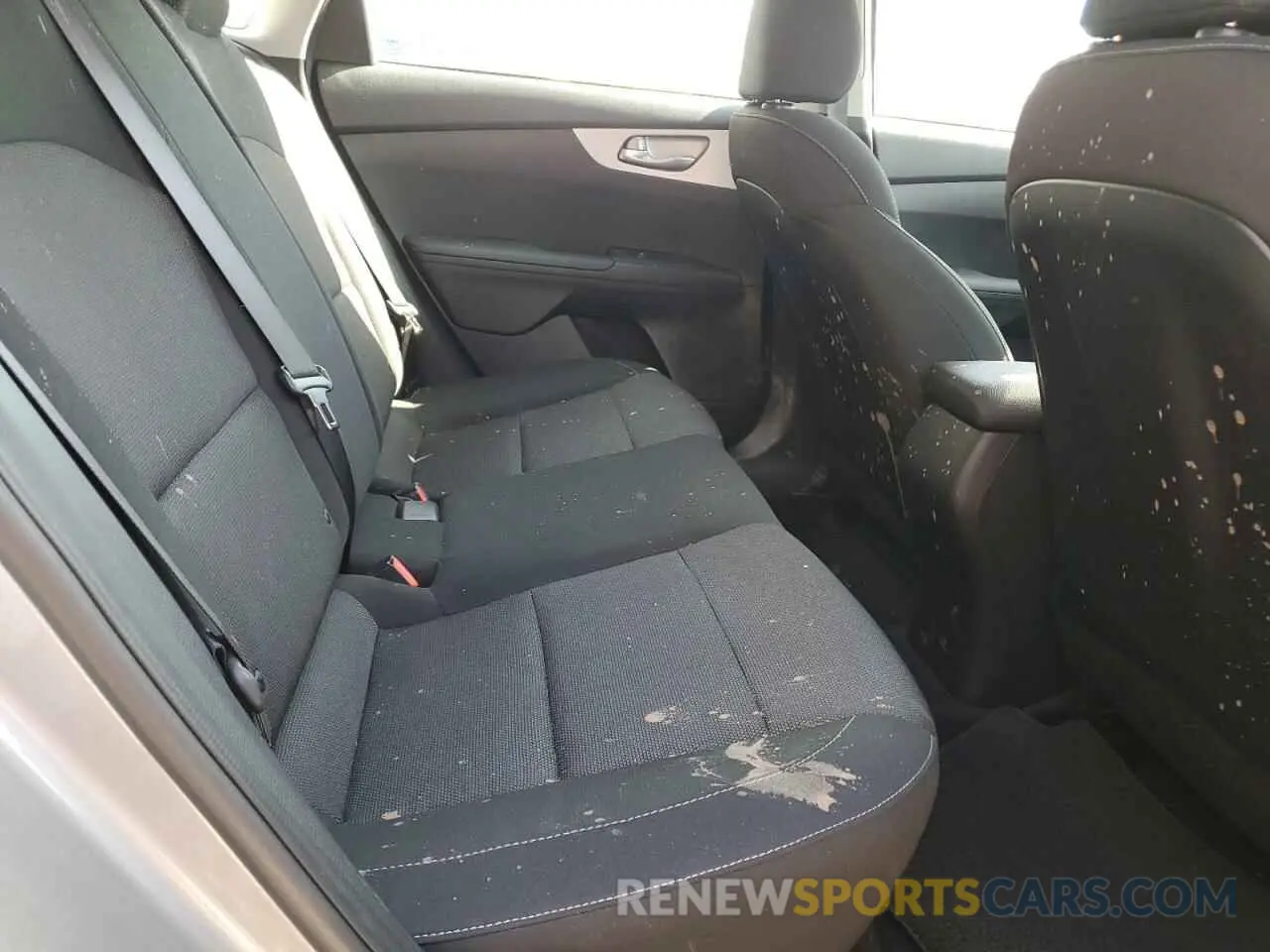 10 fotografías del automóvil dañado 3KPF24AD4RE747313 KIA FORTE 2024
